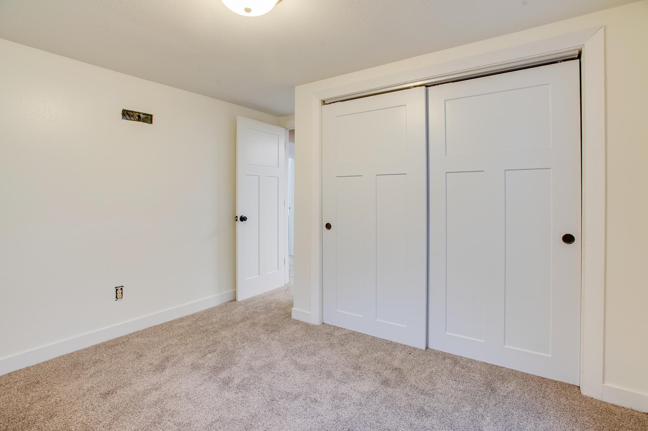 429 Brook Avenue Property Photo 31