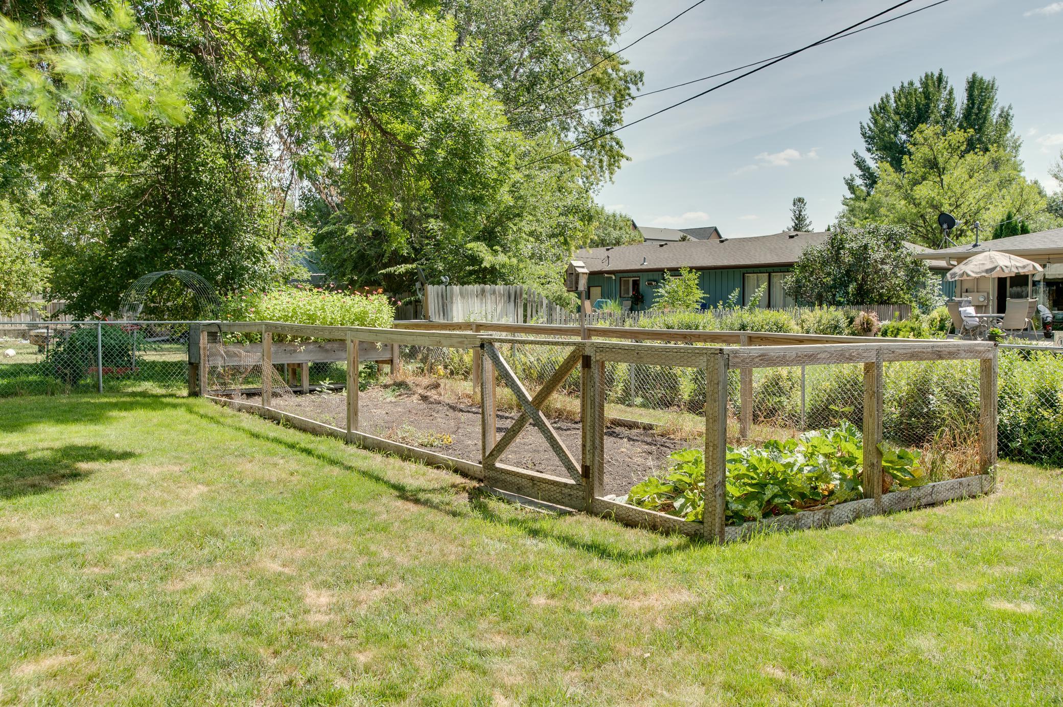 429 Brook Avenue Property Photo 44