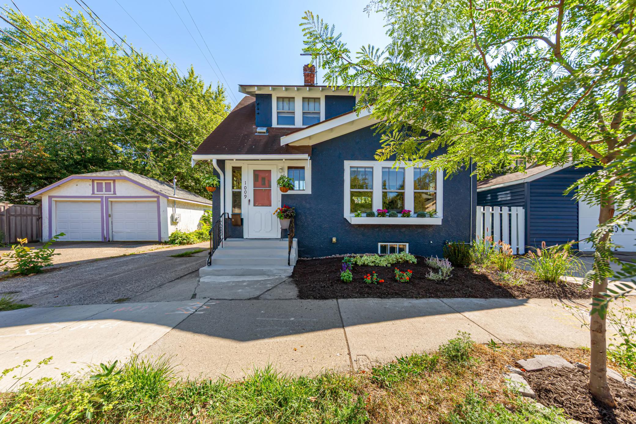 1009 E 42nd Street Property Photo 2