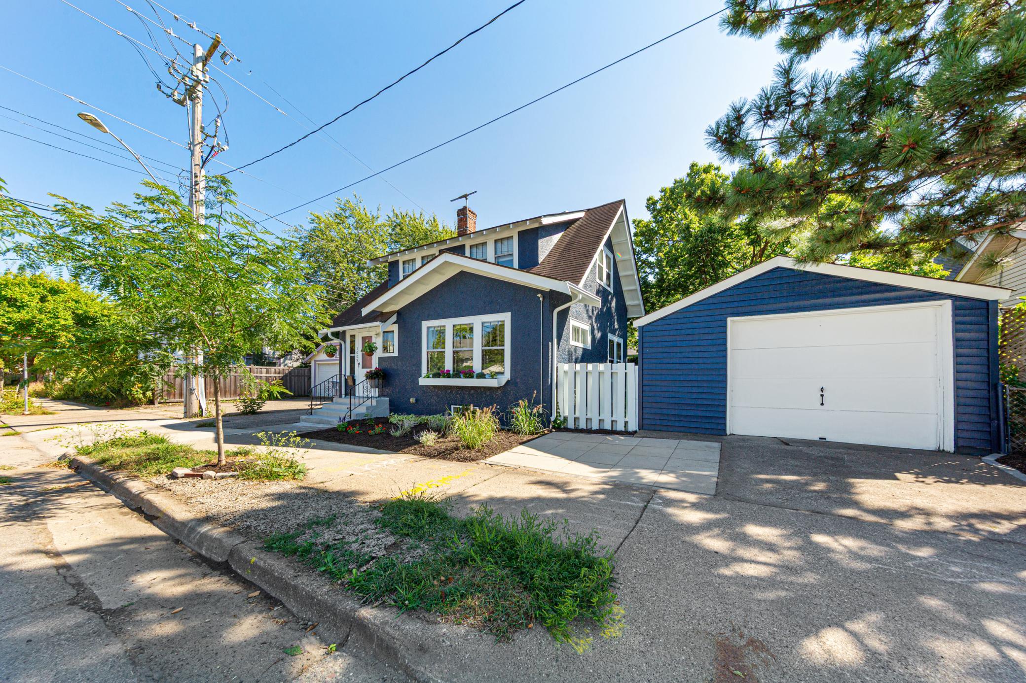 1009 E 42nd Street Property Photo 4