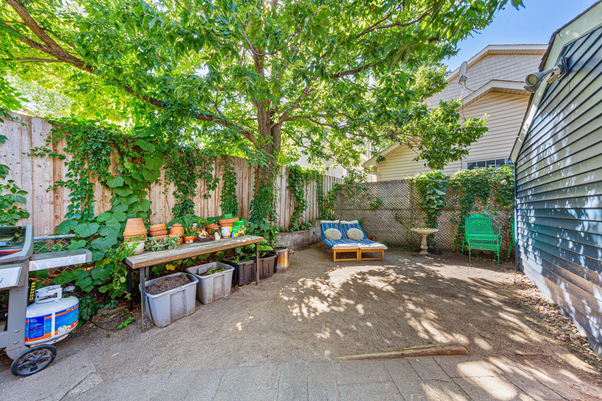 1009 E 42nd Street Property Photo 5