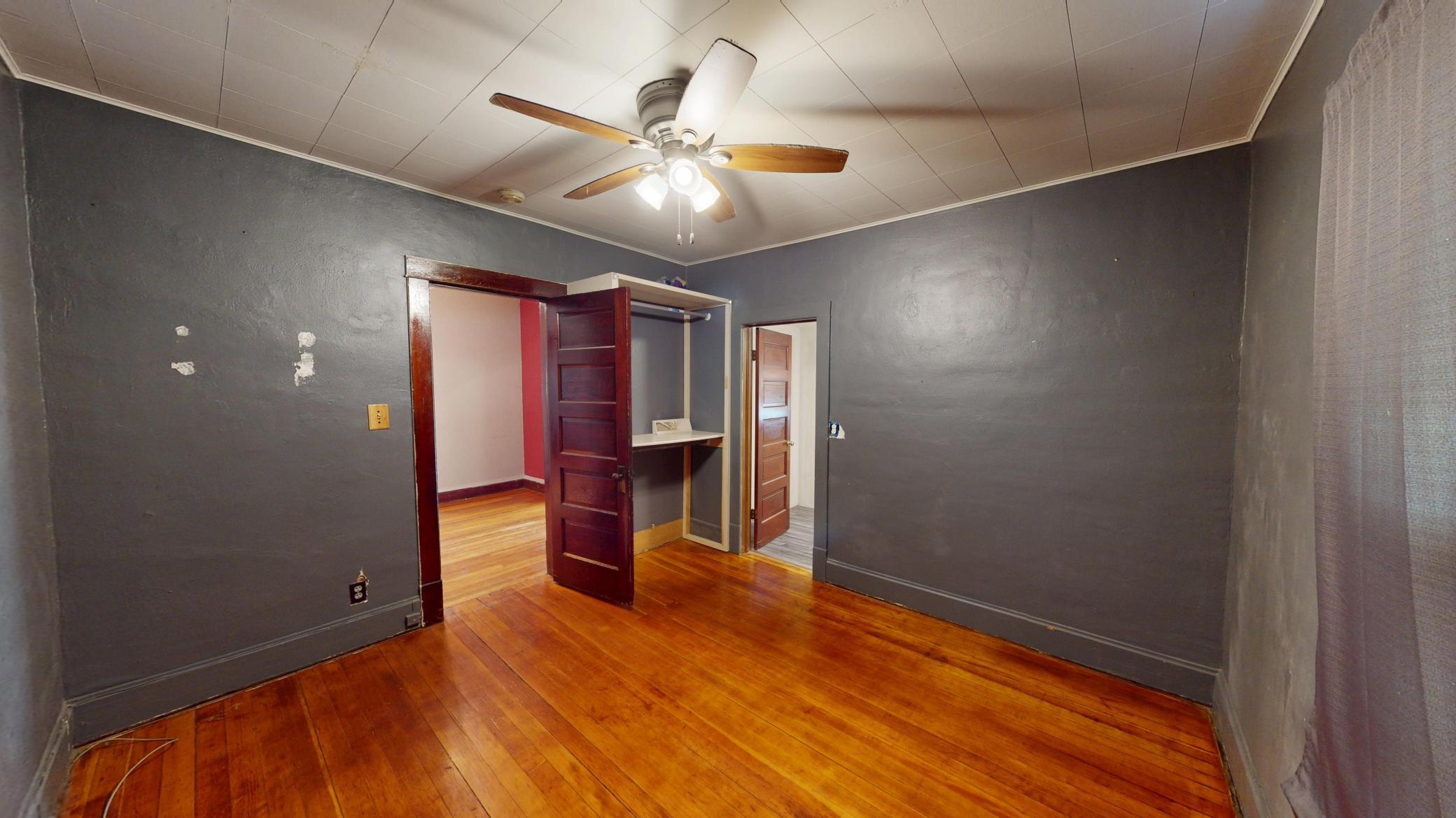 441 Center Avenue S Property Photo 12