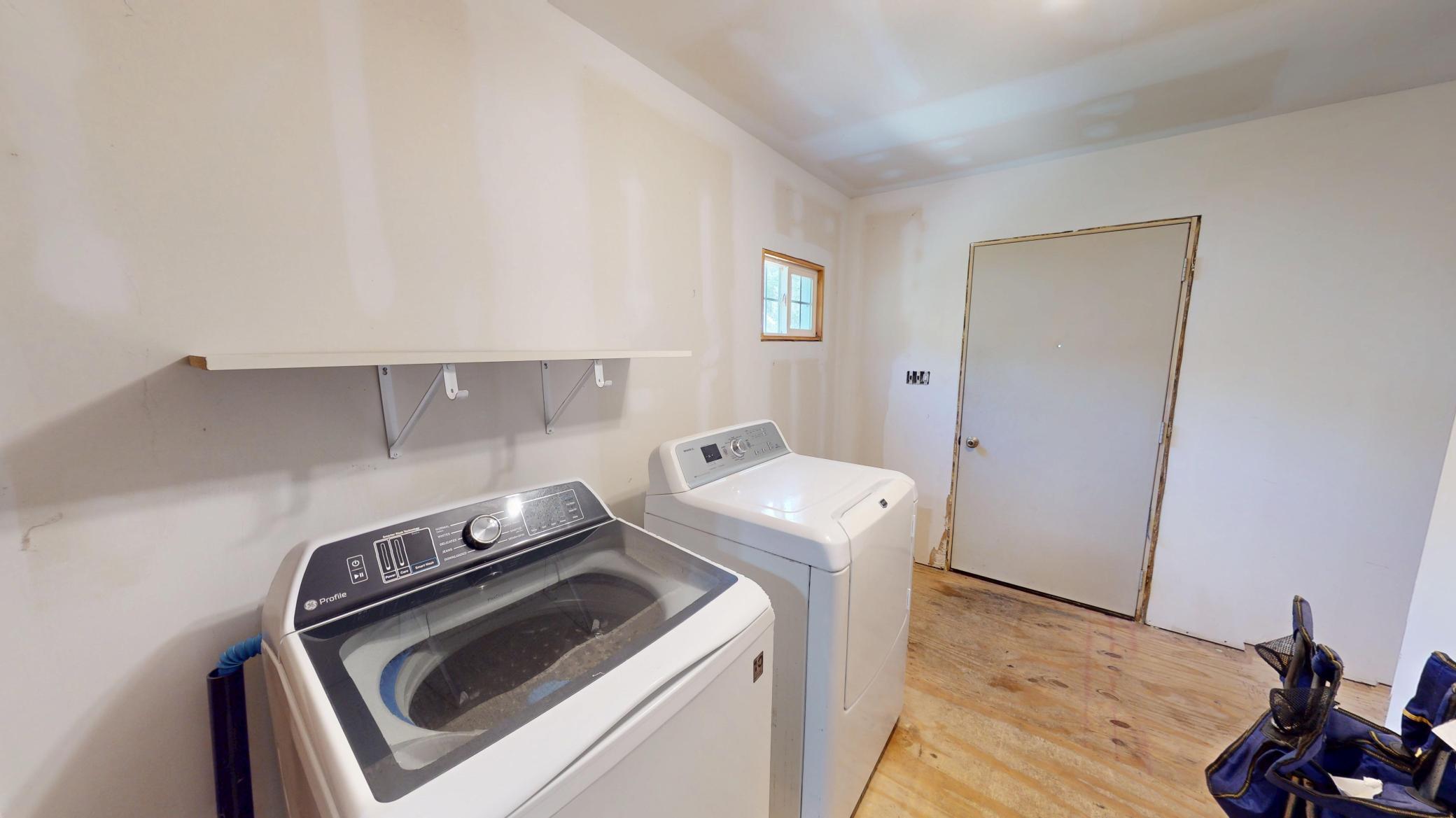 441 Center Avenue S Property Photo 15