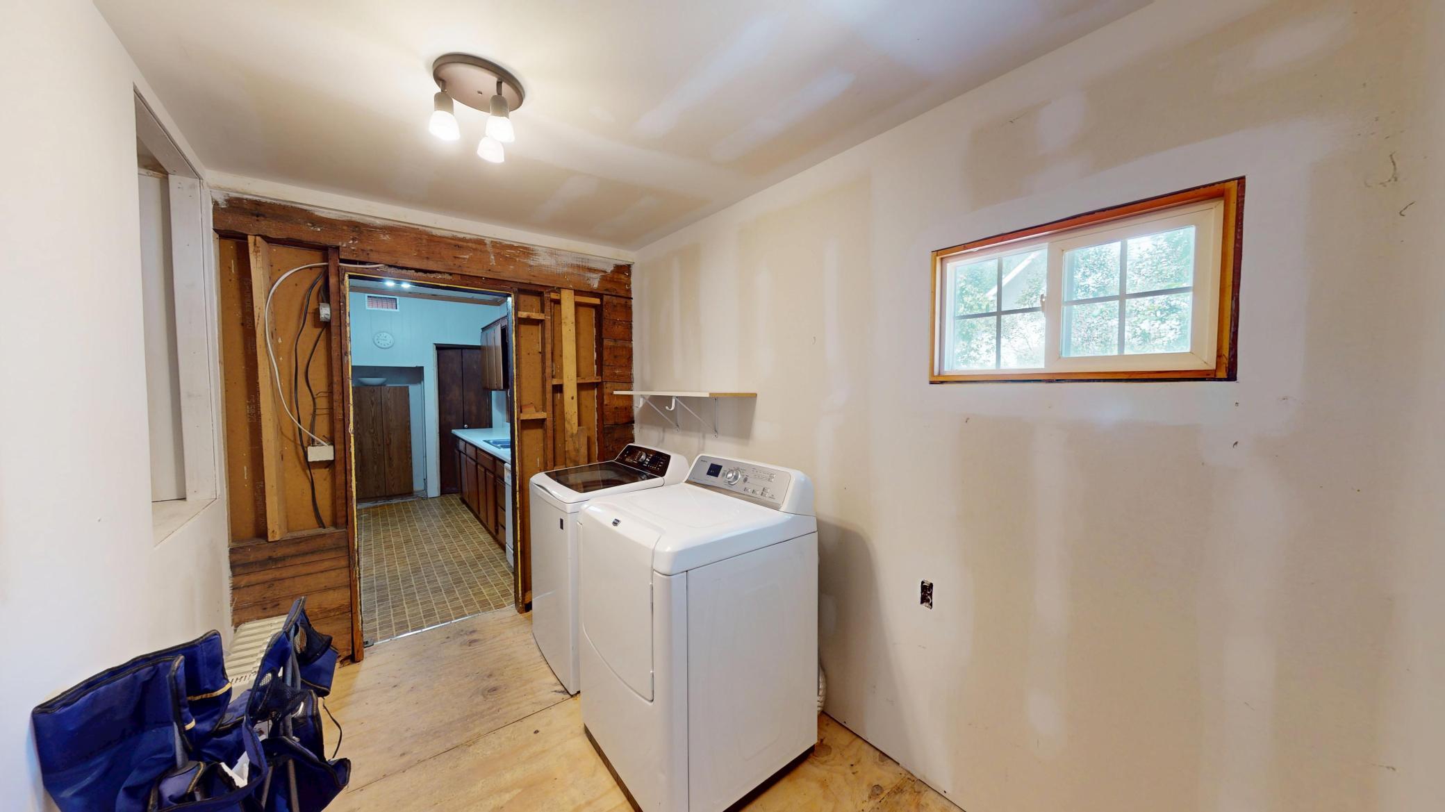441 Center Avenue S Property Photo 16
