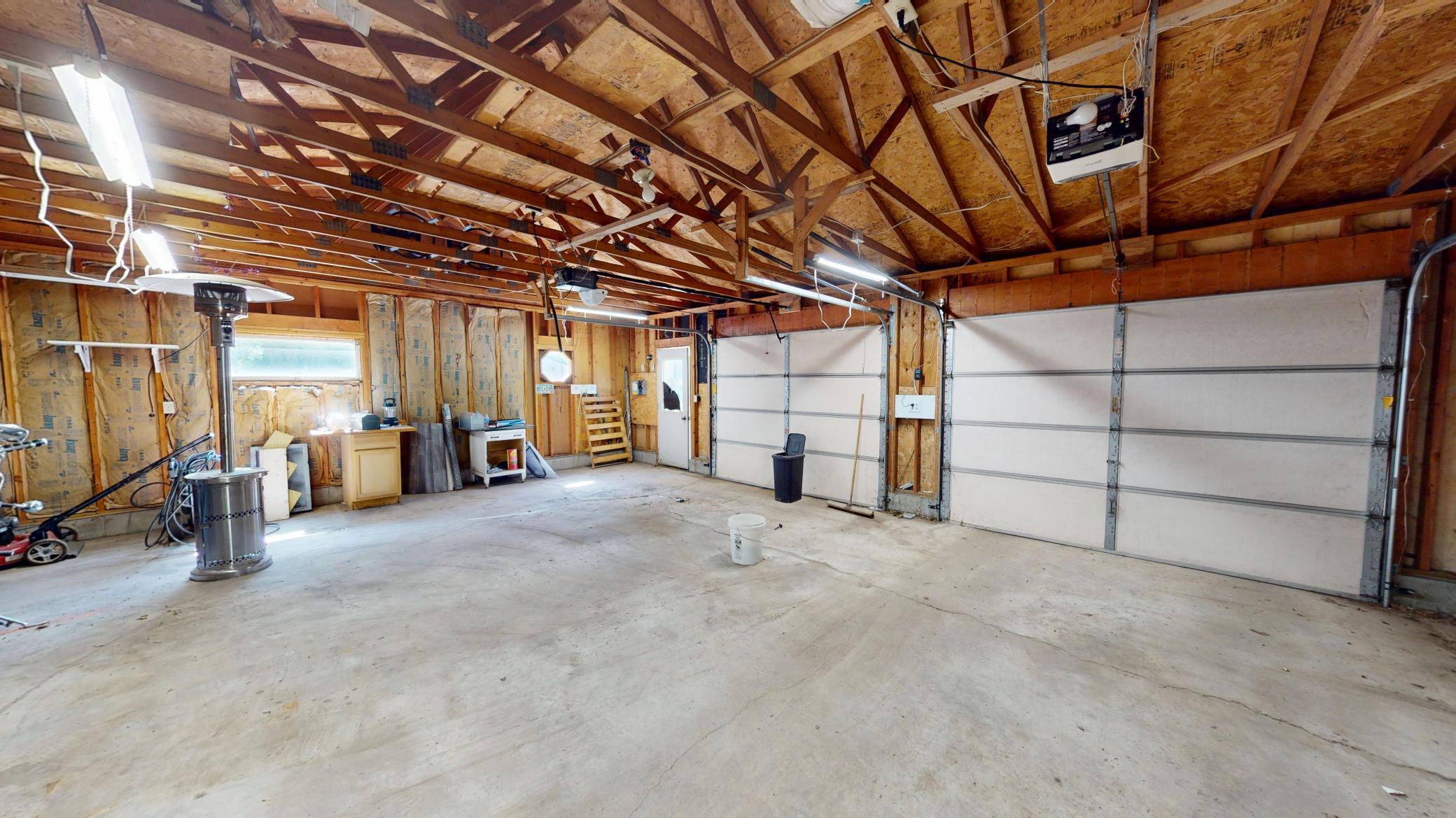 441 Center Avenue S Property Photo 31