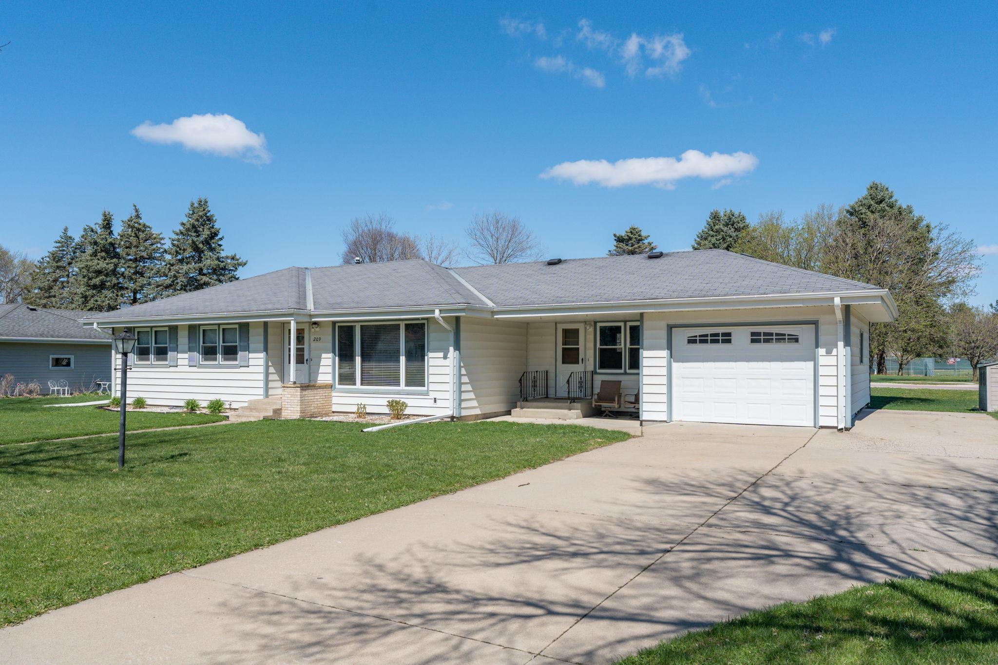 209 Hillcrest Way