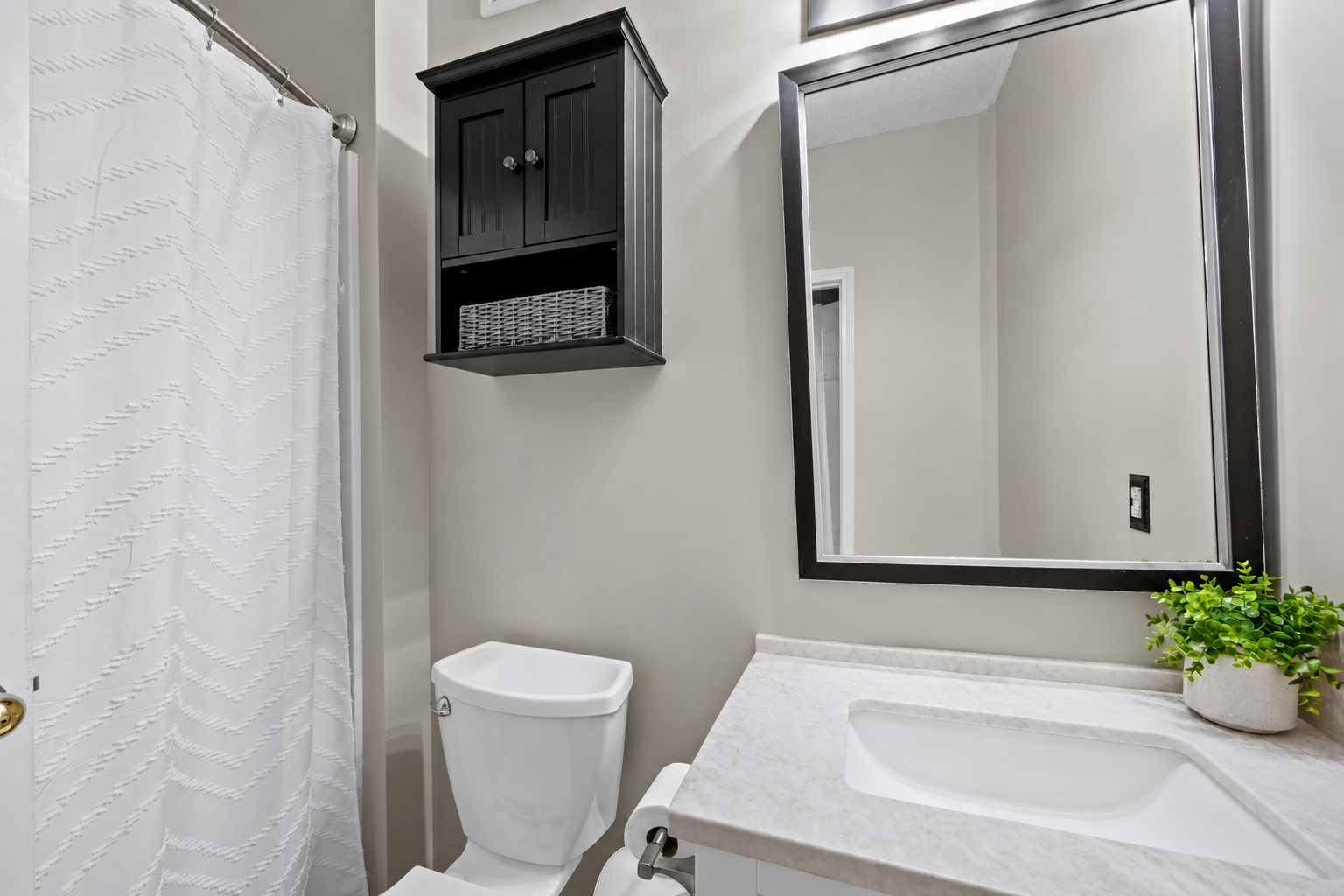 2215 White Water Way Property Photo 14