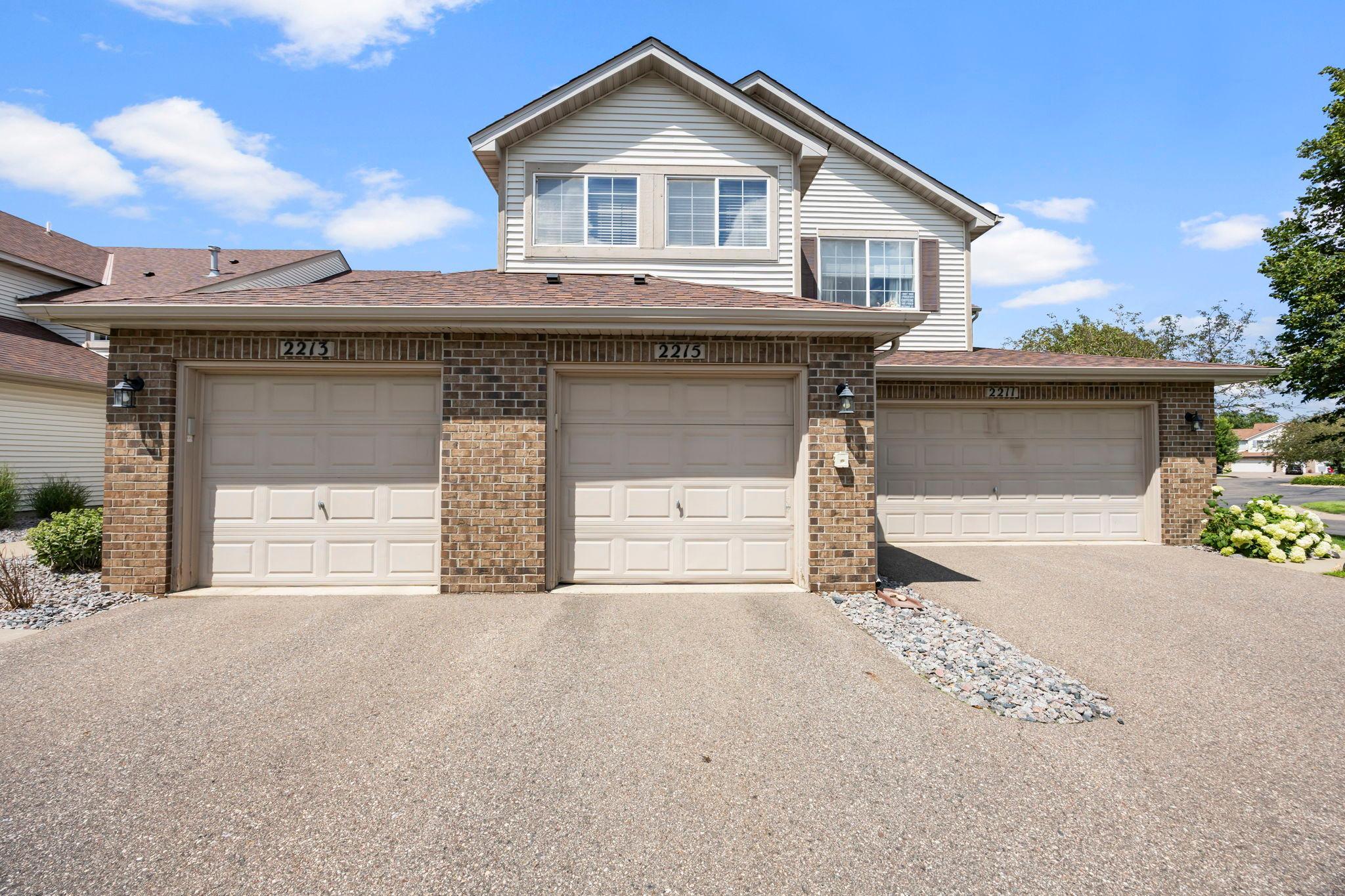 2215 White Water Way Property Photo 18