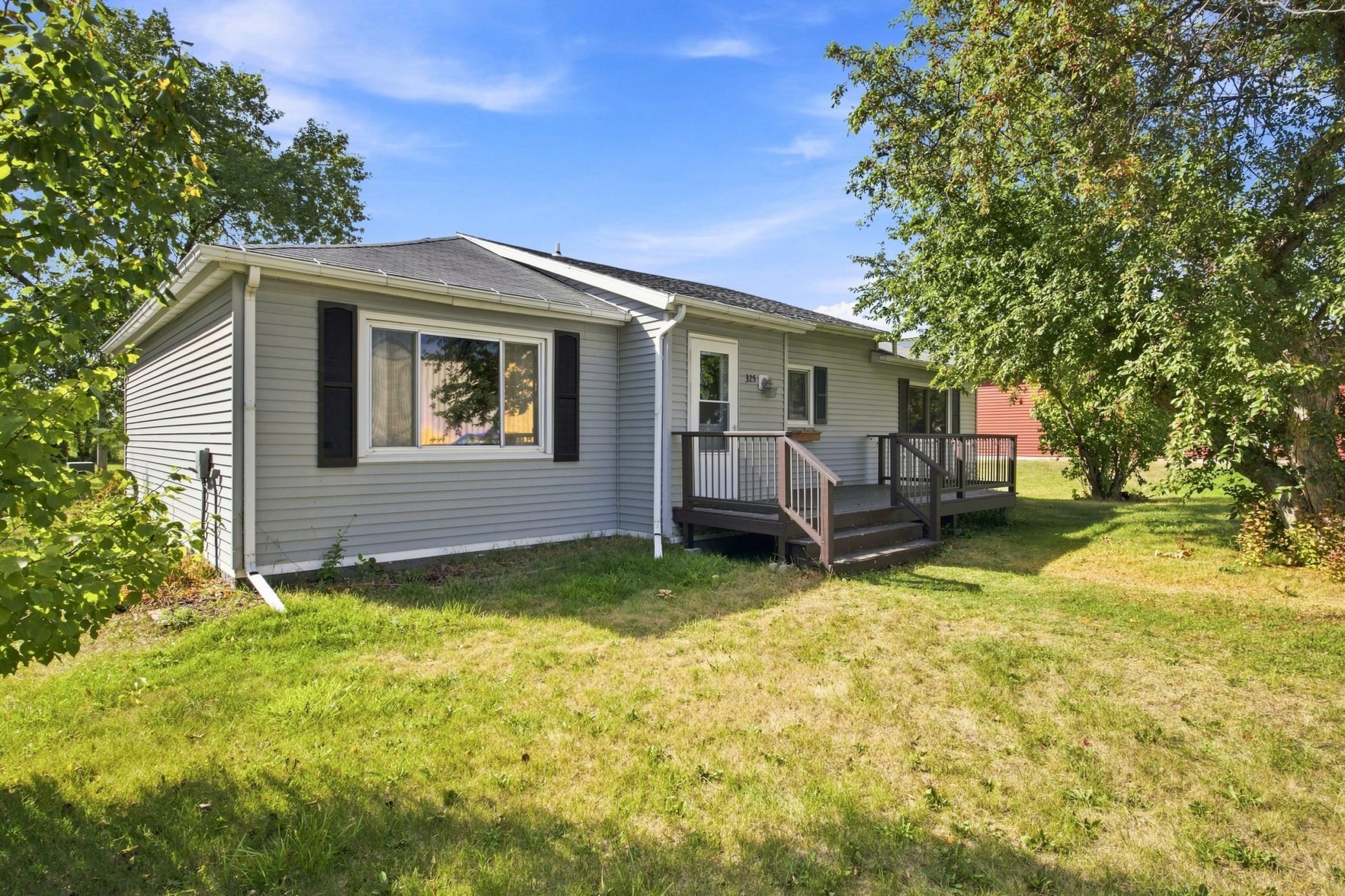 325 3rd Avenue W Property Photo 1