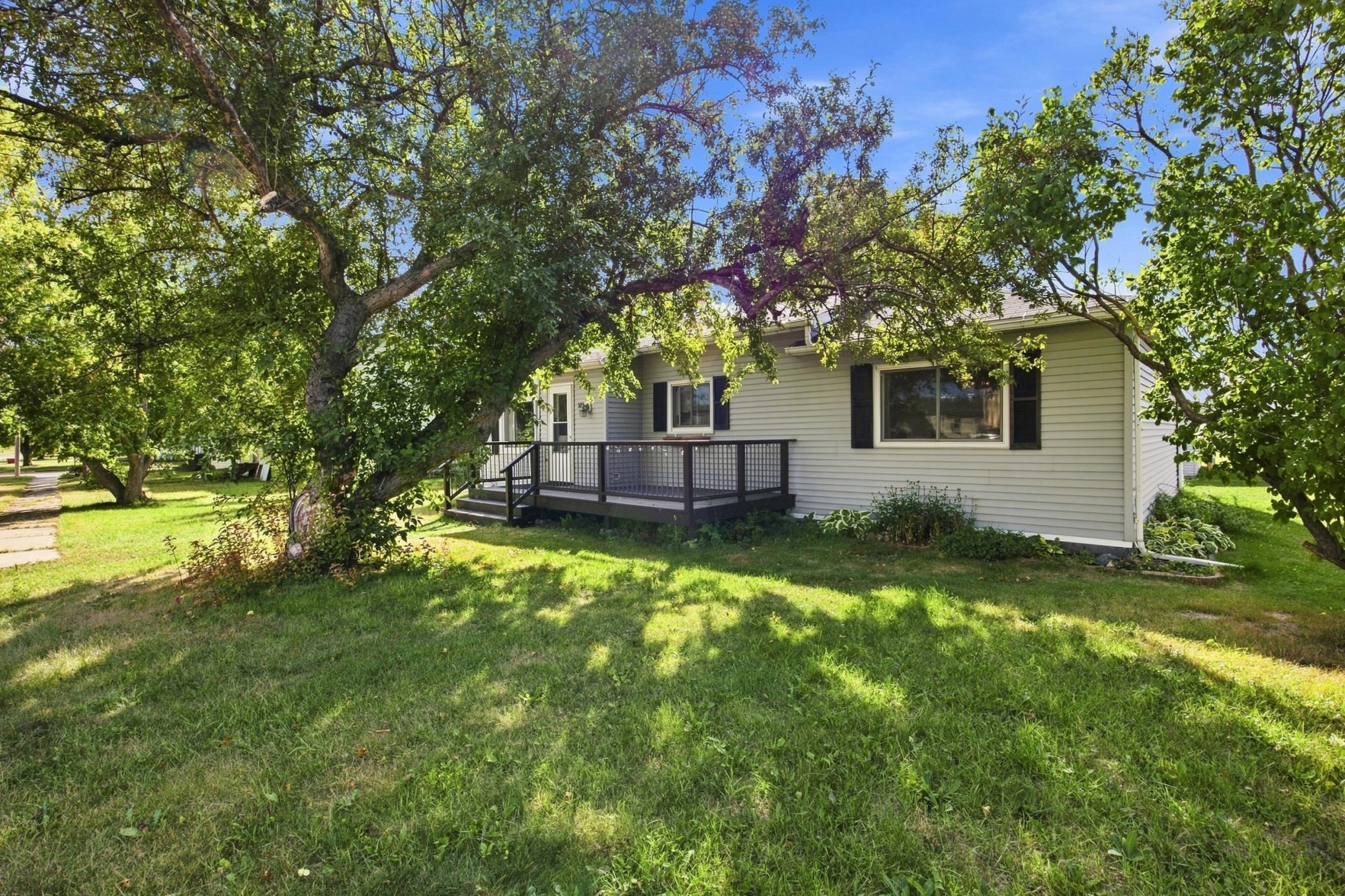 325 3rd Avenue W Property Photo 2