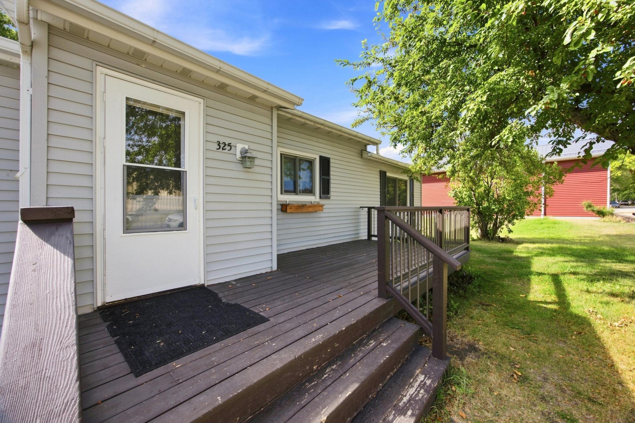 325 3rd Avenue W Property Photo 3