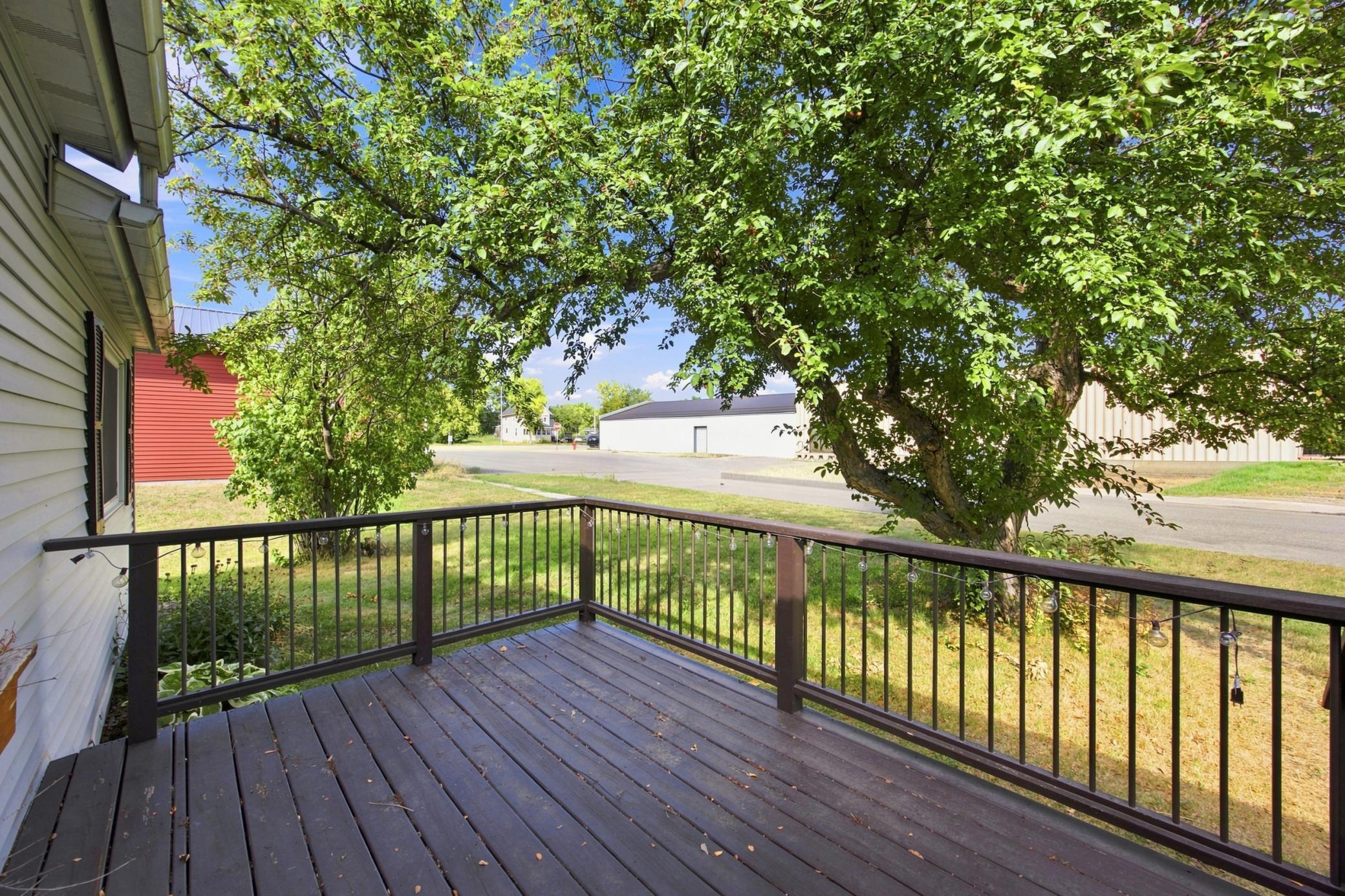 325 3rd Avenue W Property Photo 4