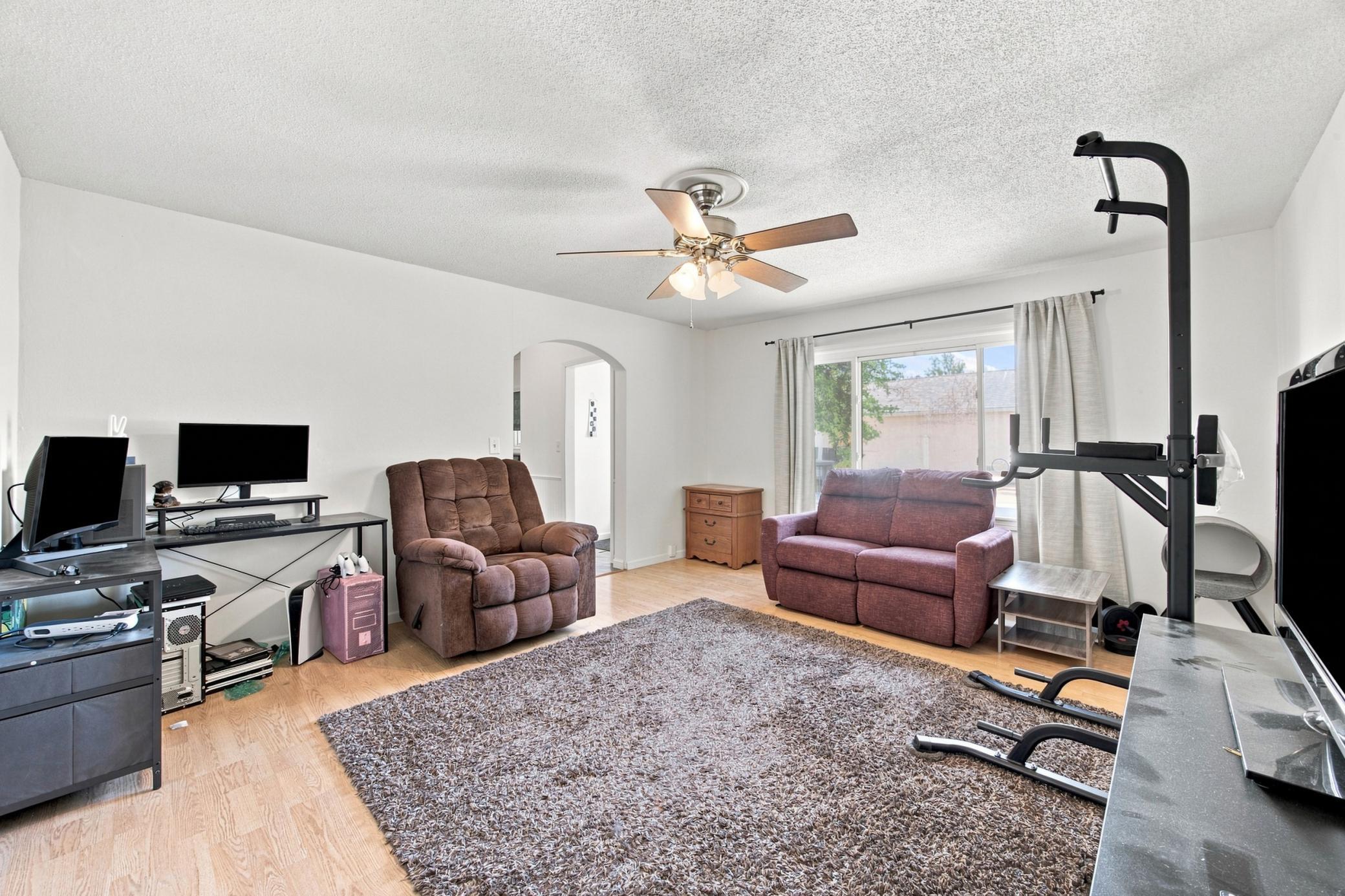325 3rd Avenue W Property Photo 6