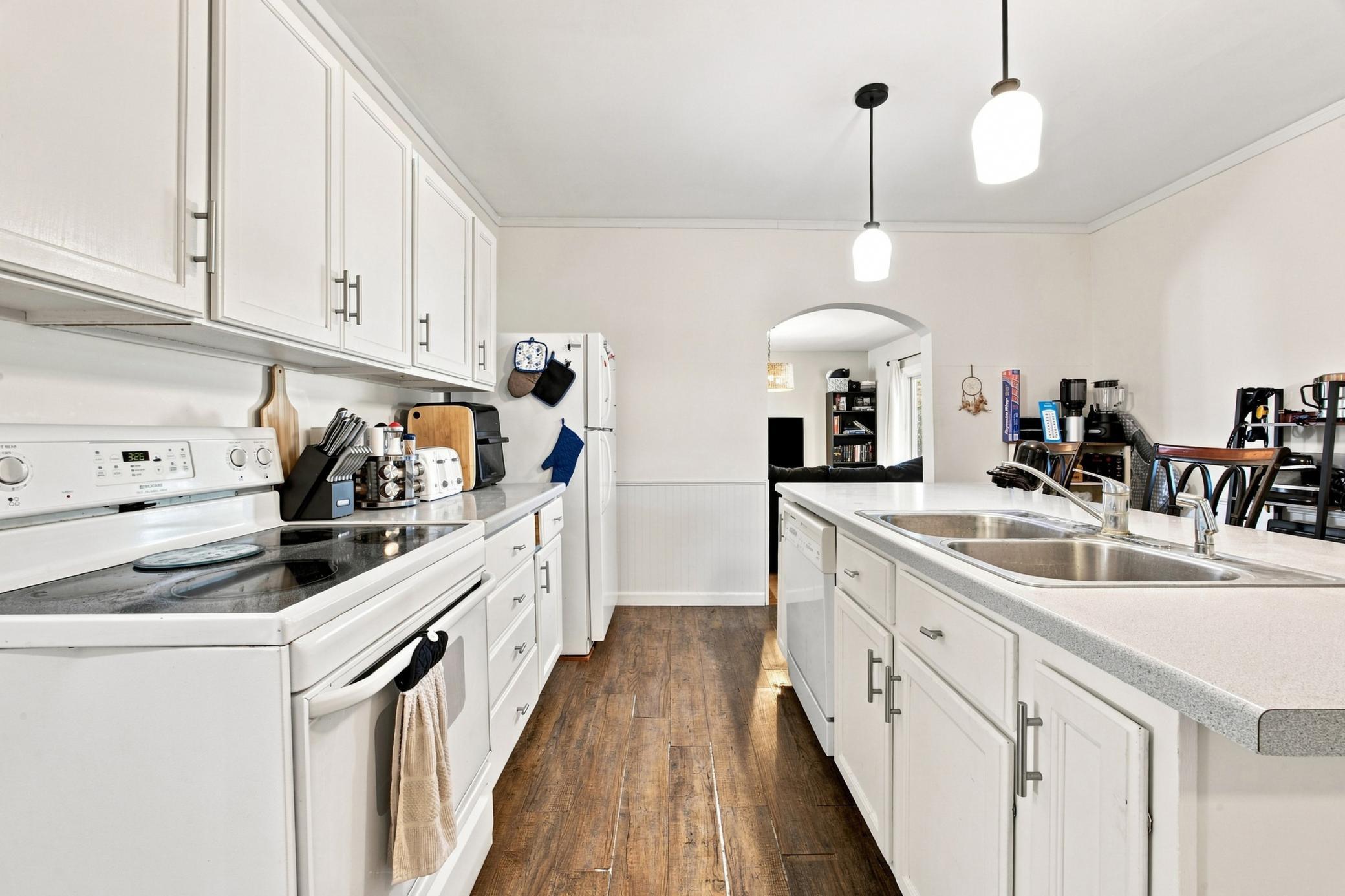 325 3rd Avenue W Property Photo 11