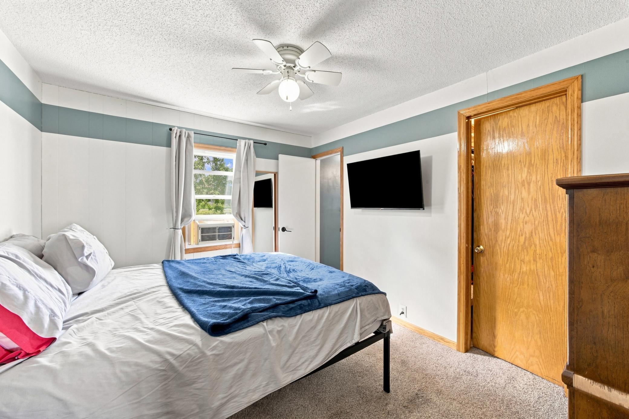 325 3rd Avenue W Property Photo 16