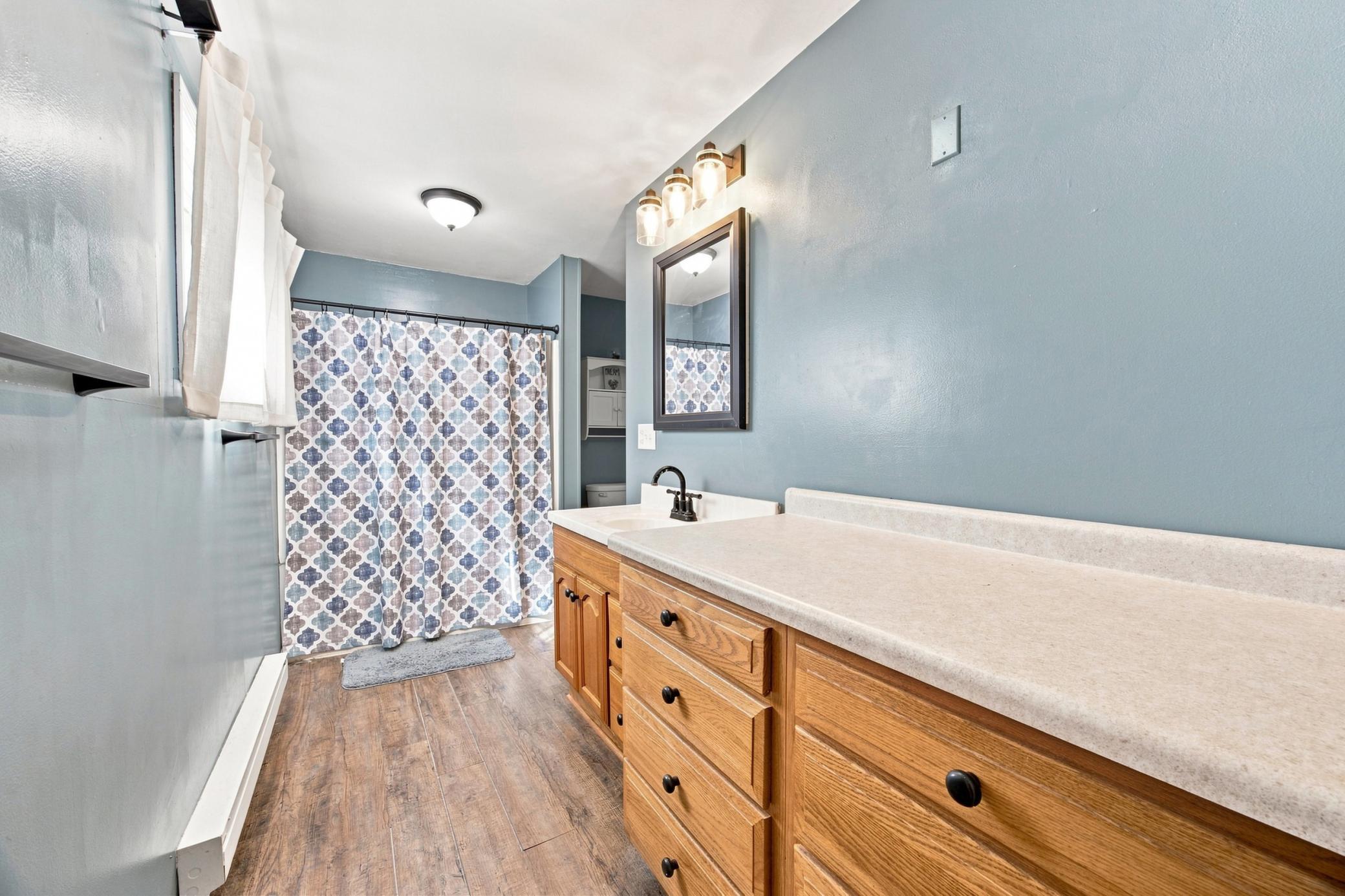 325 3rd Avenue W Property Photo 18