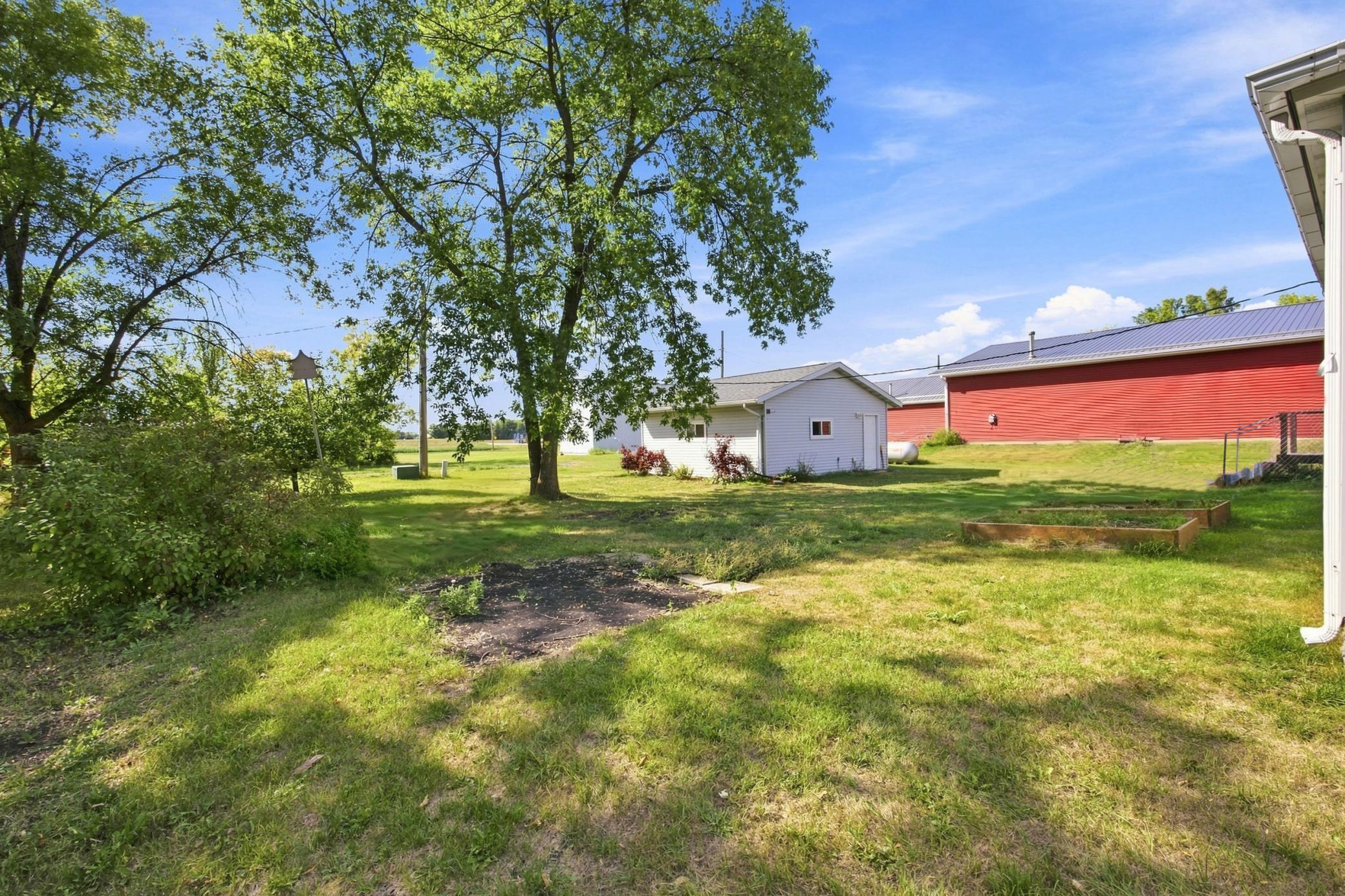 325 3rd Avenue W Property Photo 23