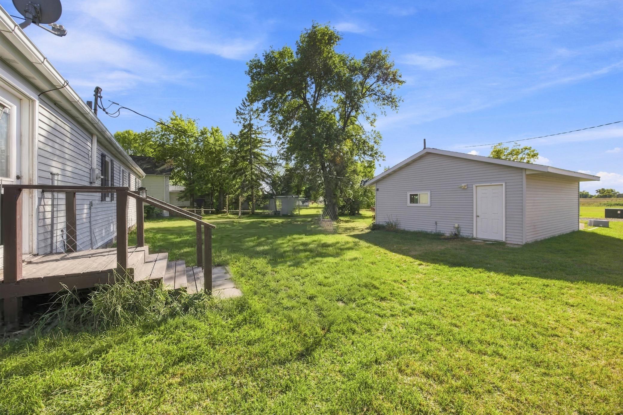 325 3rd Avenue W Property Photo 27
