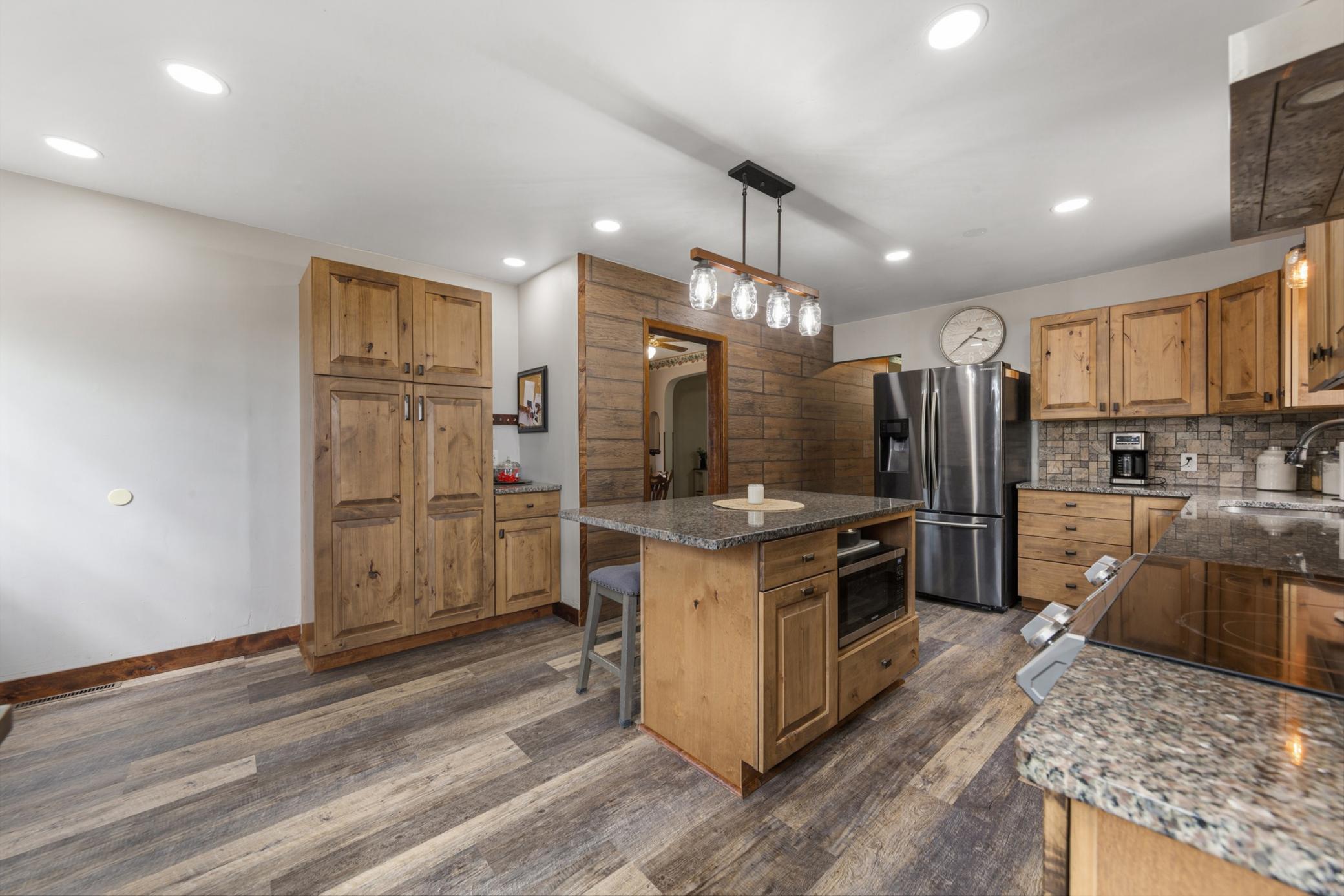 25115 Lamb Avenue Property Photo 14