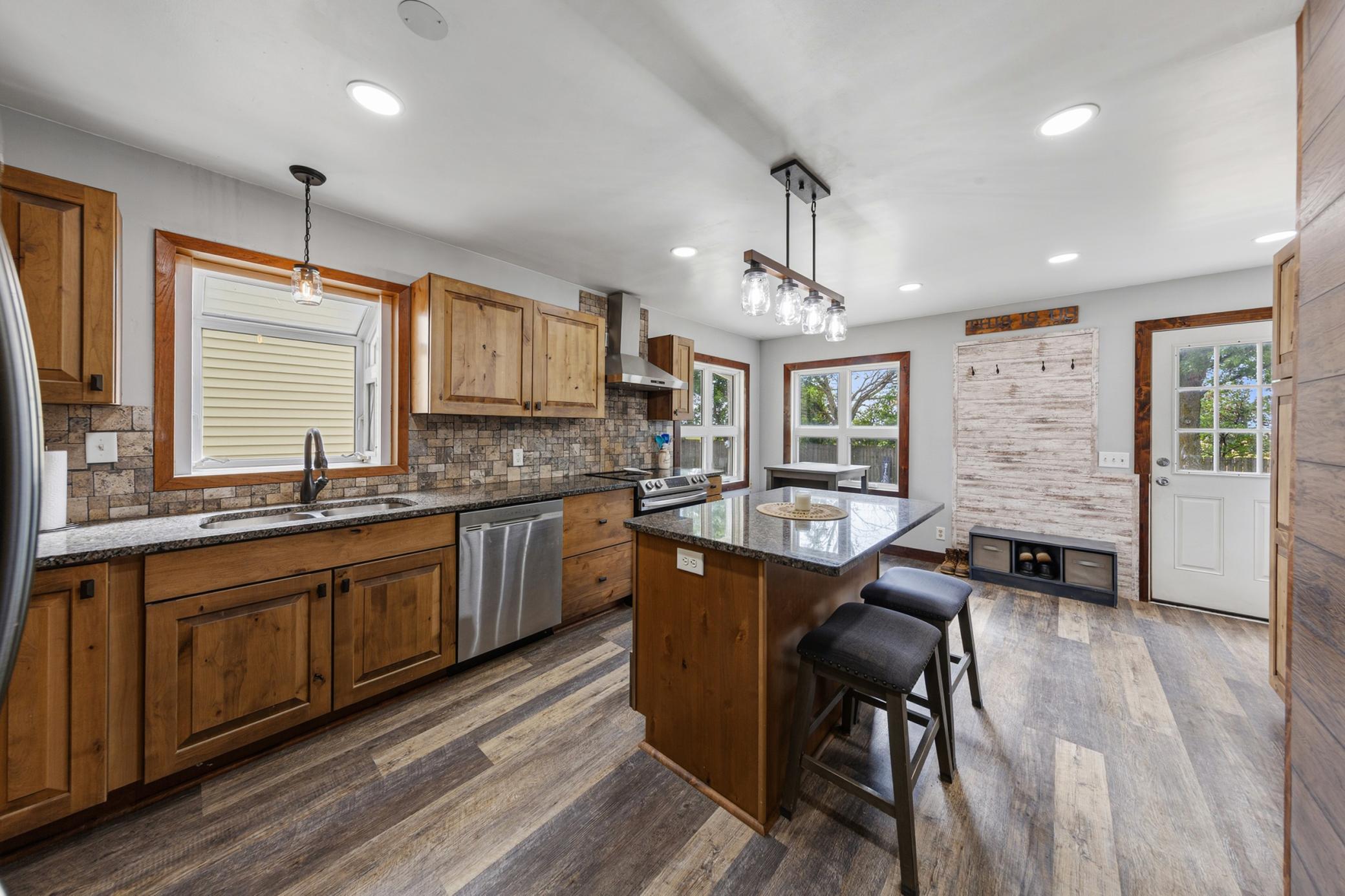 25115 Lamb Avenue Property Photo 17