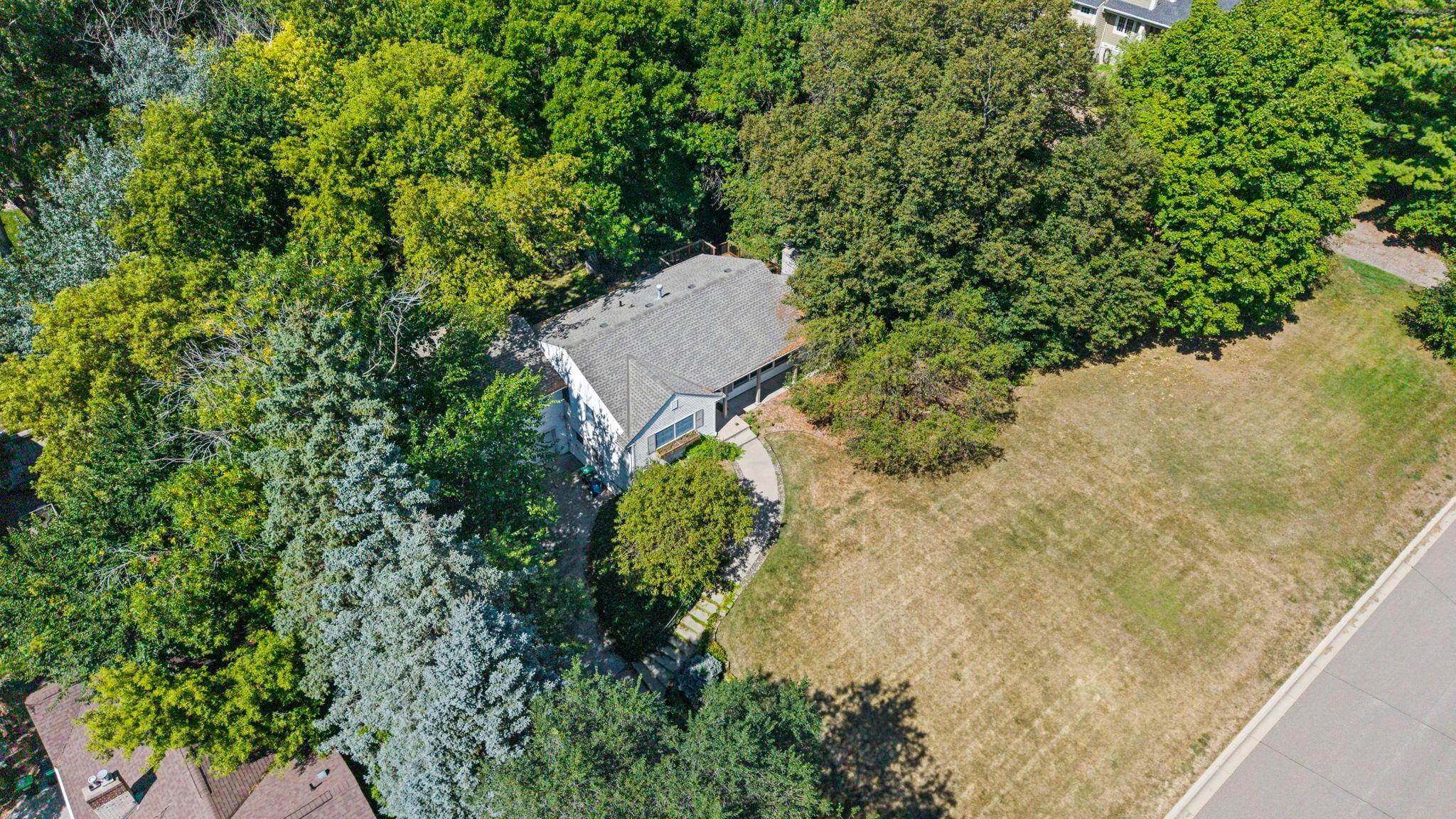 5916 Code Avenue Property Photo 7