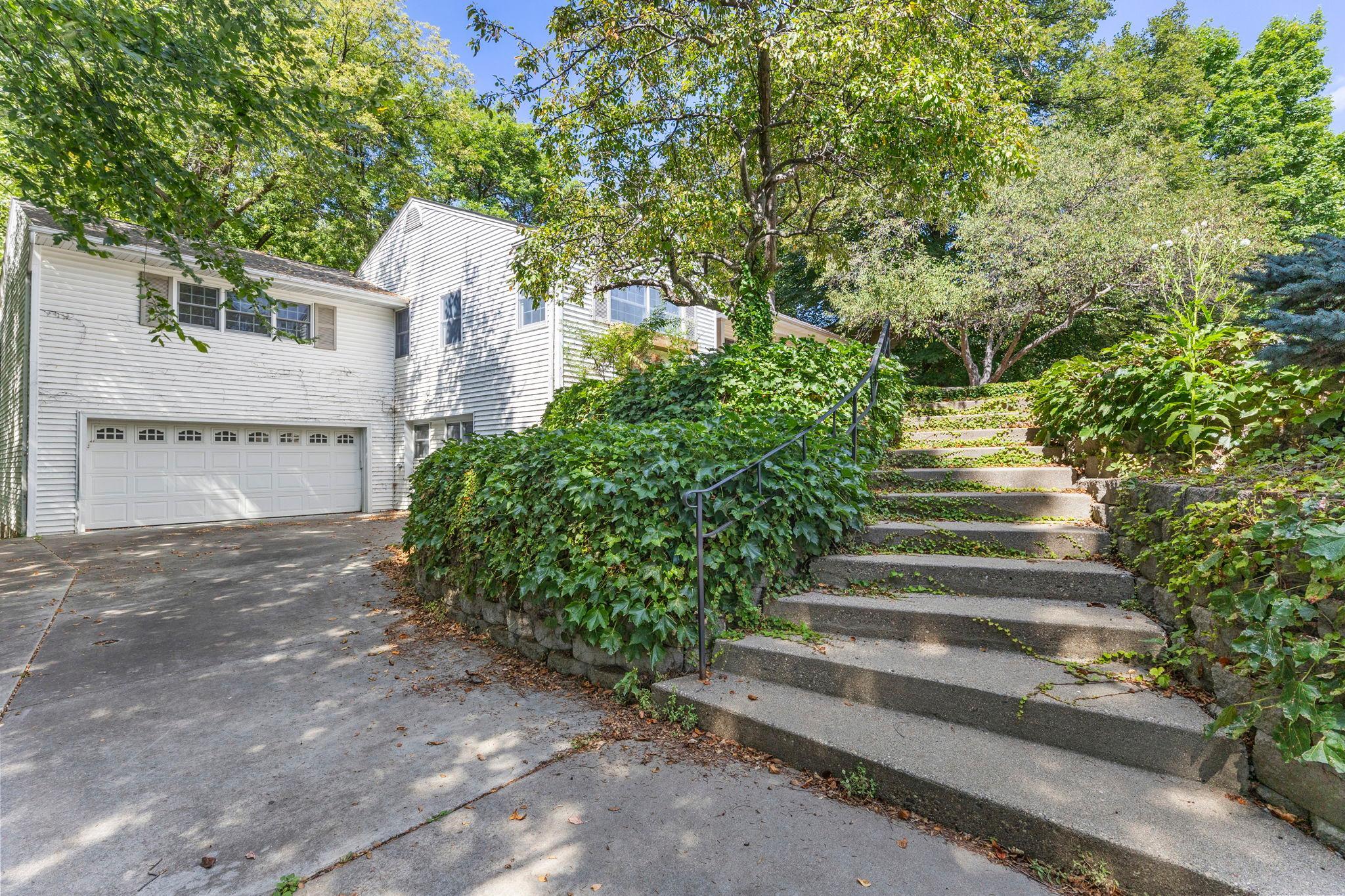 5916 Code Avenue Property Photo 15