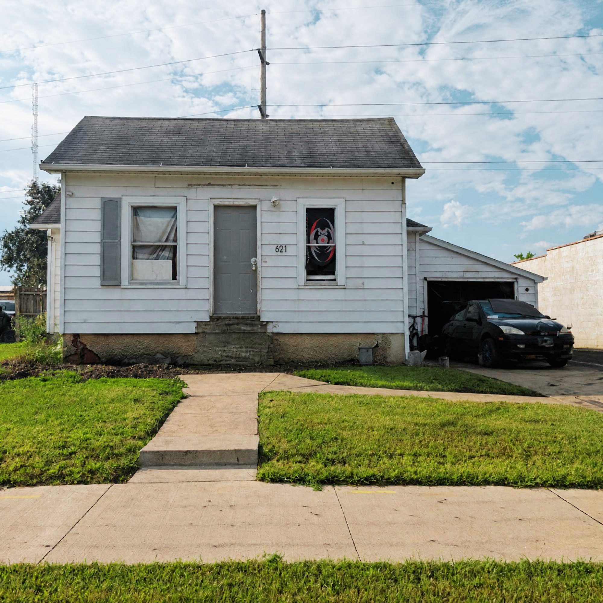 621 Elm Avenue W Property Photo 1