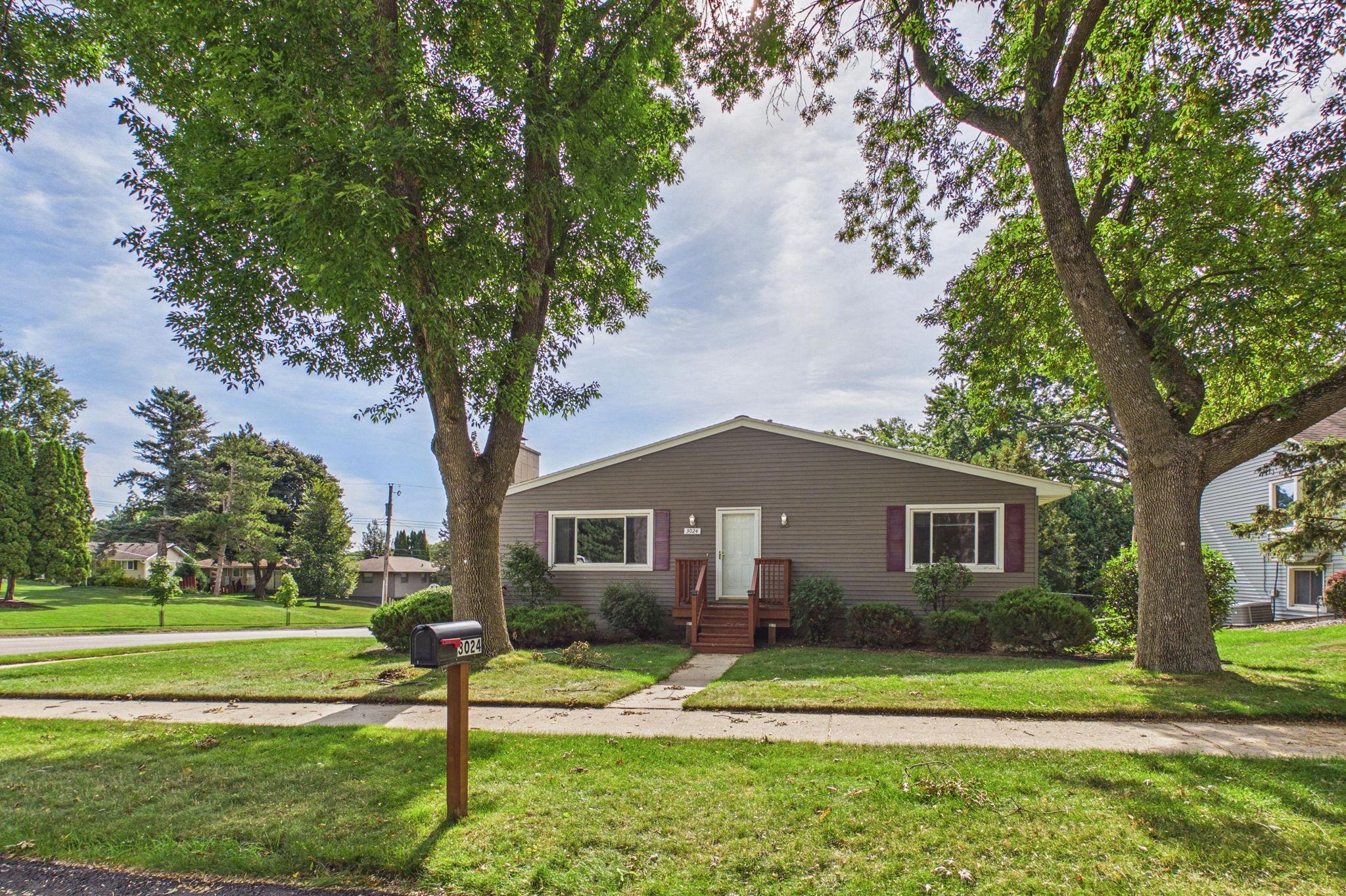3024 Crescent Lane Nw Property Photo 4