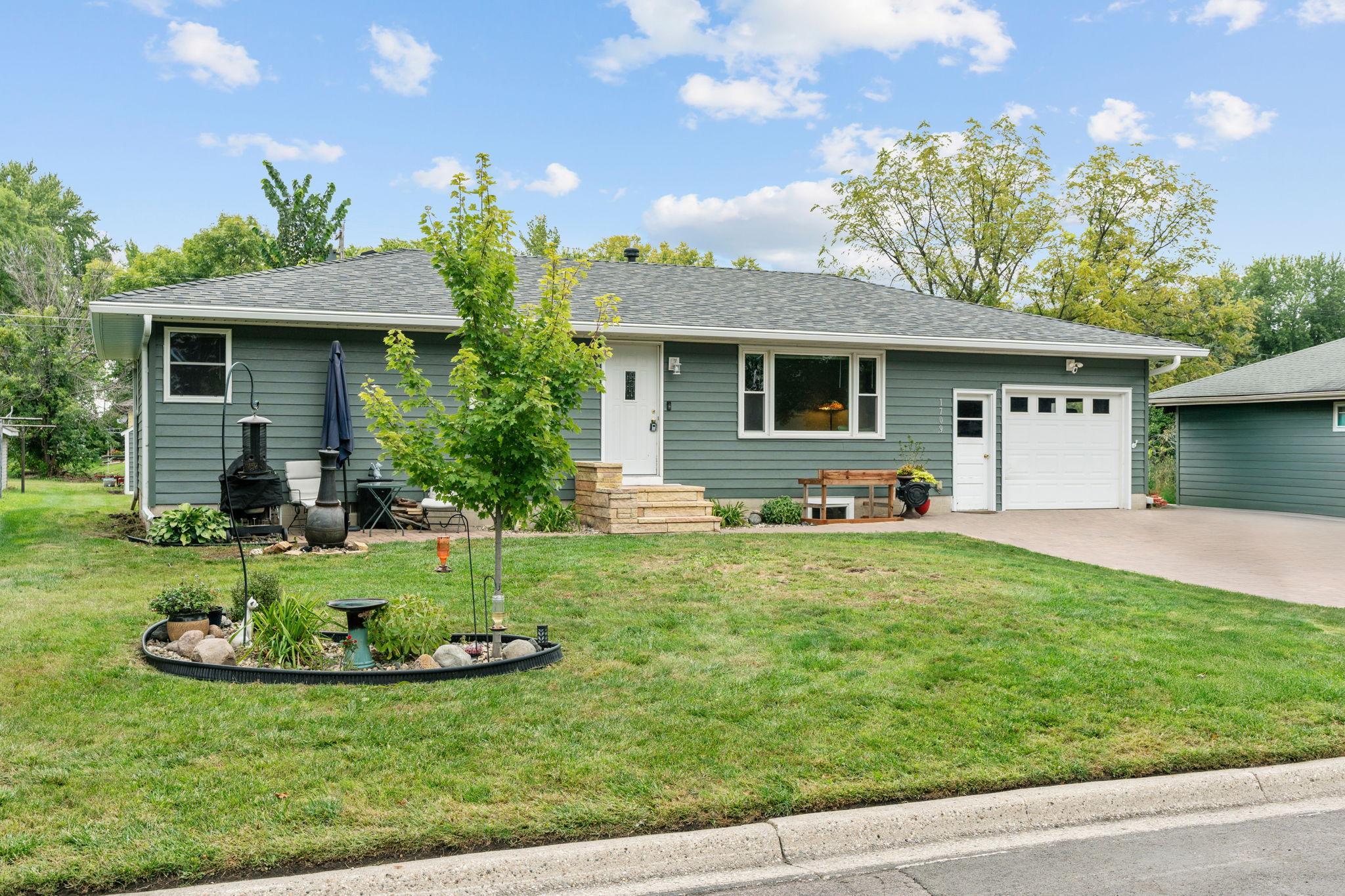 1709 14th Street E Property Photo 2