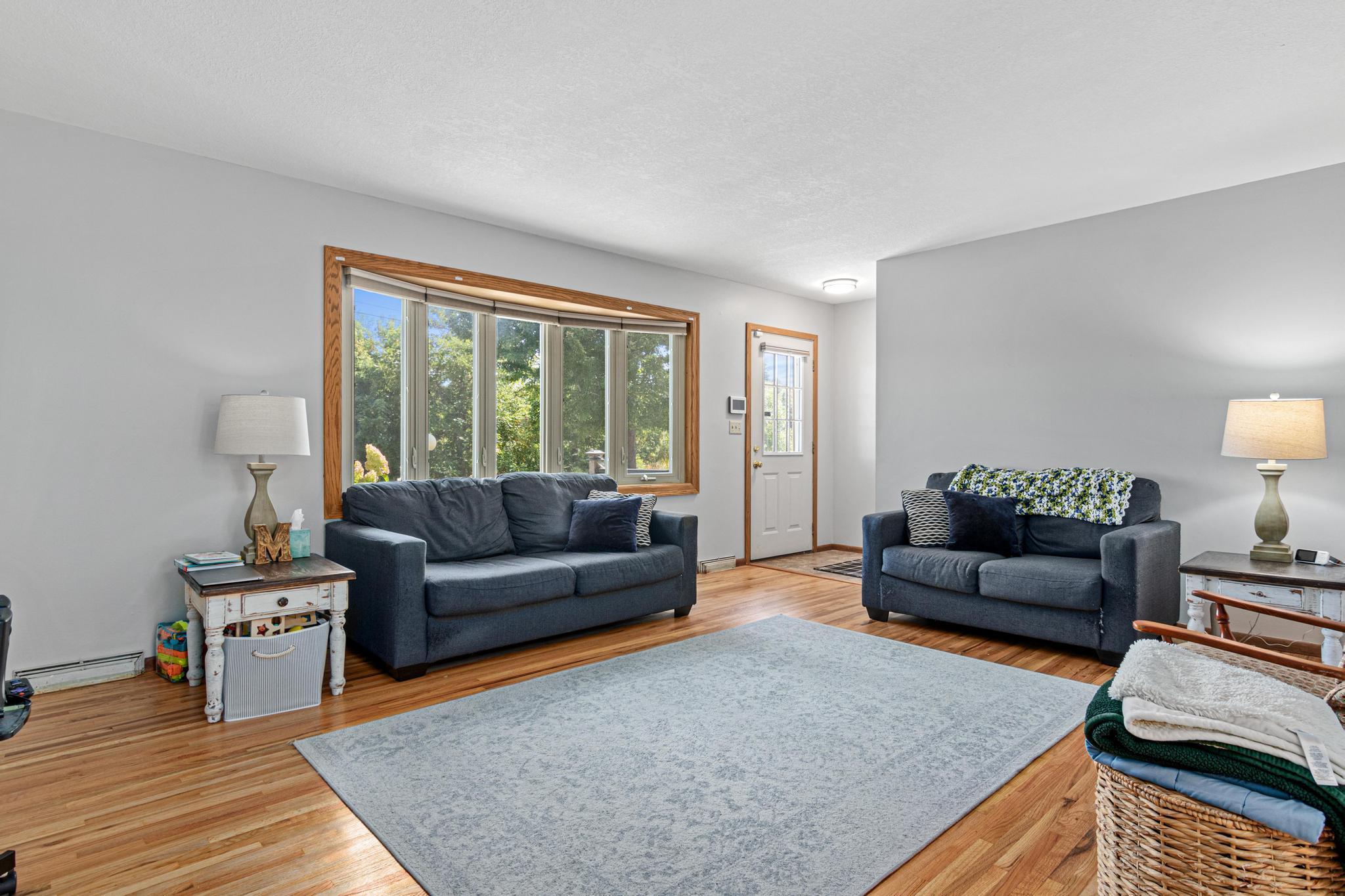 6810 Brookview Drive Ne Property Photo 2