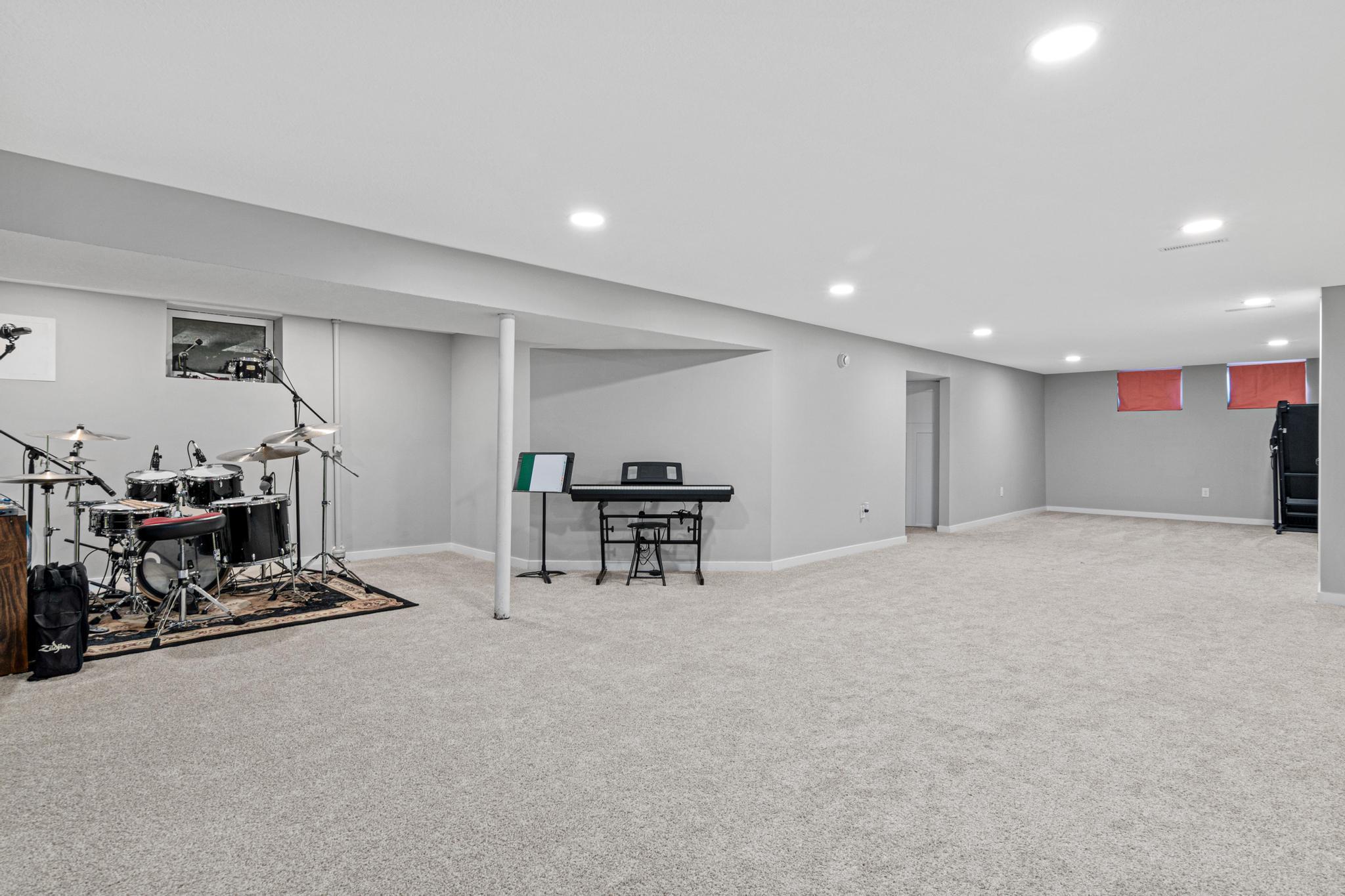 6810 Brookview Drive Ne Property Photo 4