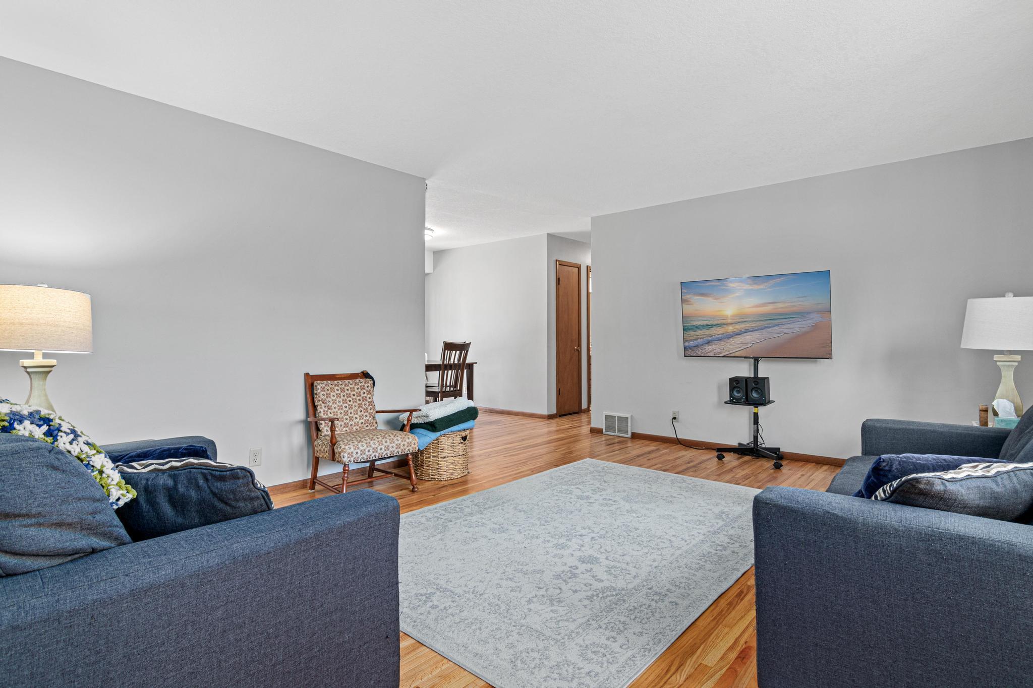 6810 Brookview Drive Ne Property Photo 6