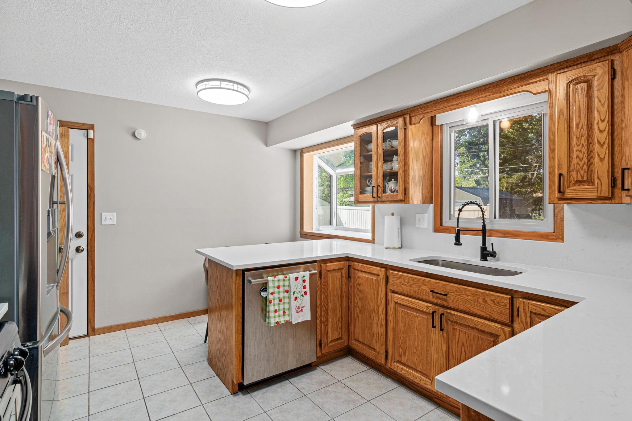 6810 Brookview Drive Ne Property Photo 9