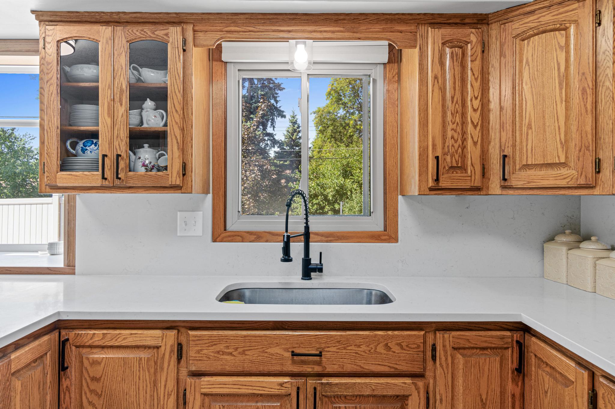 6810 Brookview Drive Ne Property Photo 11