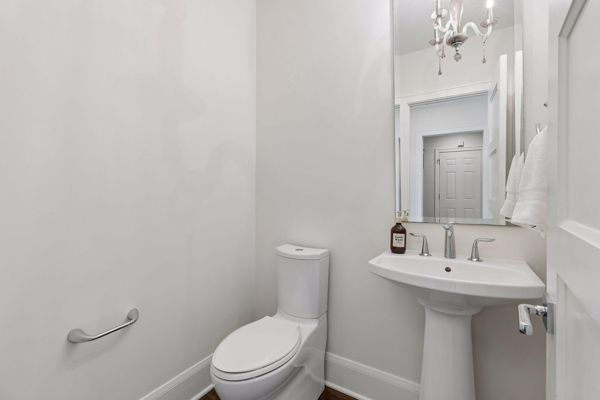 5413 Doncaster Way Property Photo 23