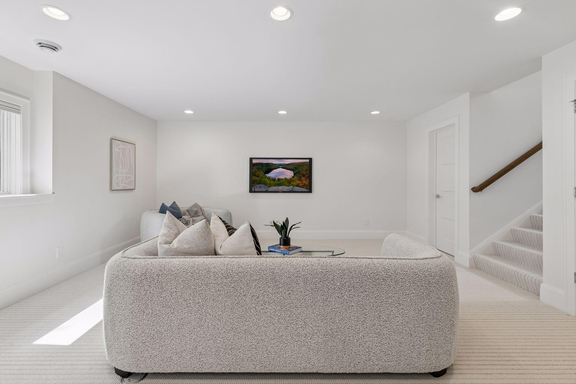 5413 Doncaster Way Property Photo 48