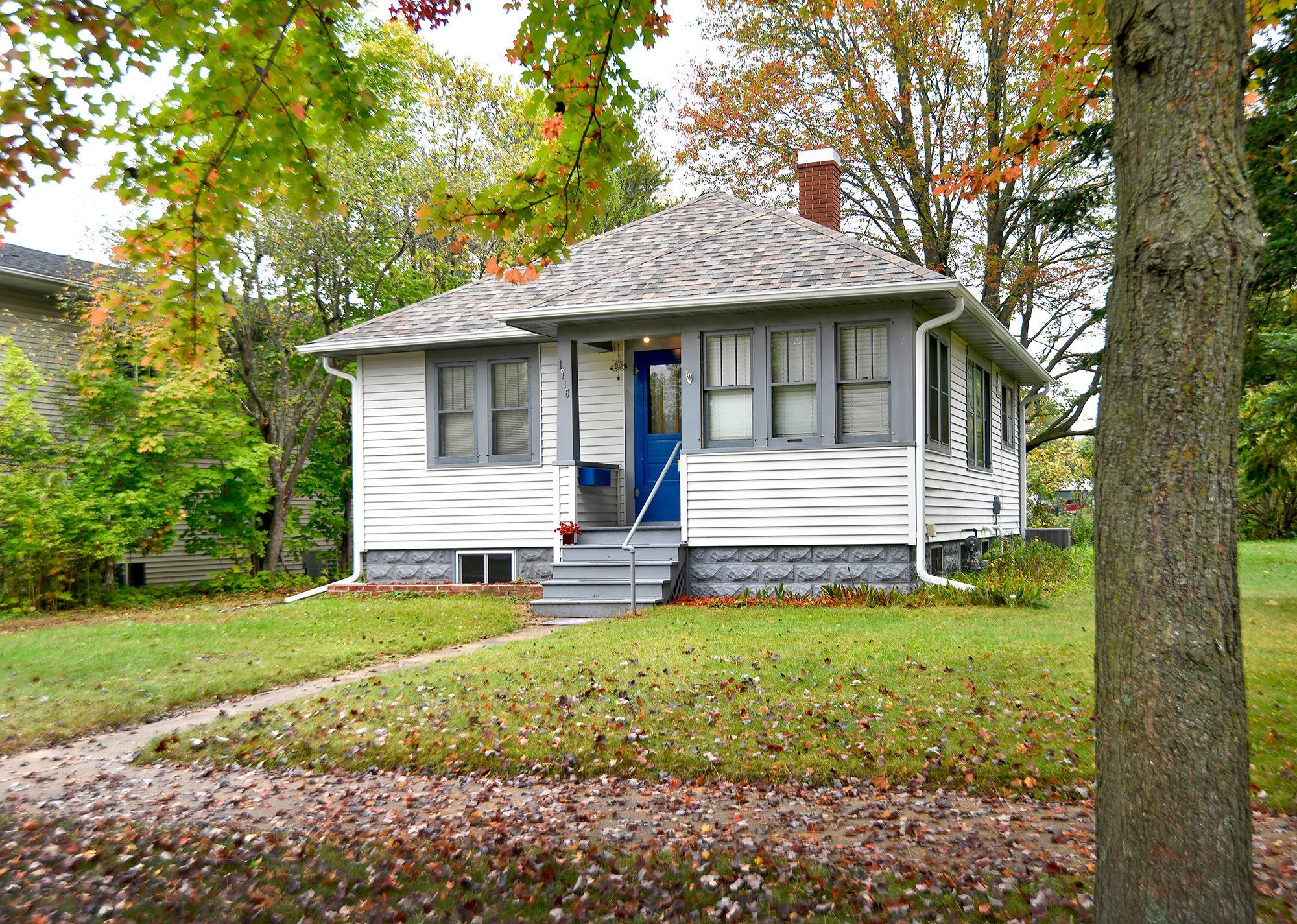1716 6th Street E Property Photo 14