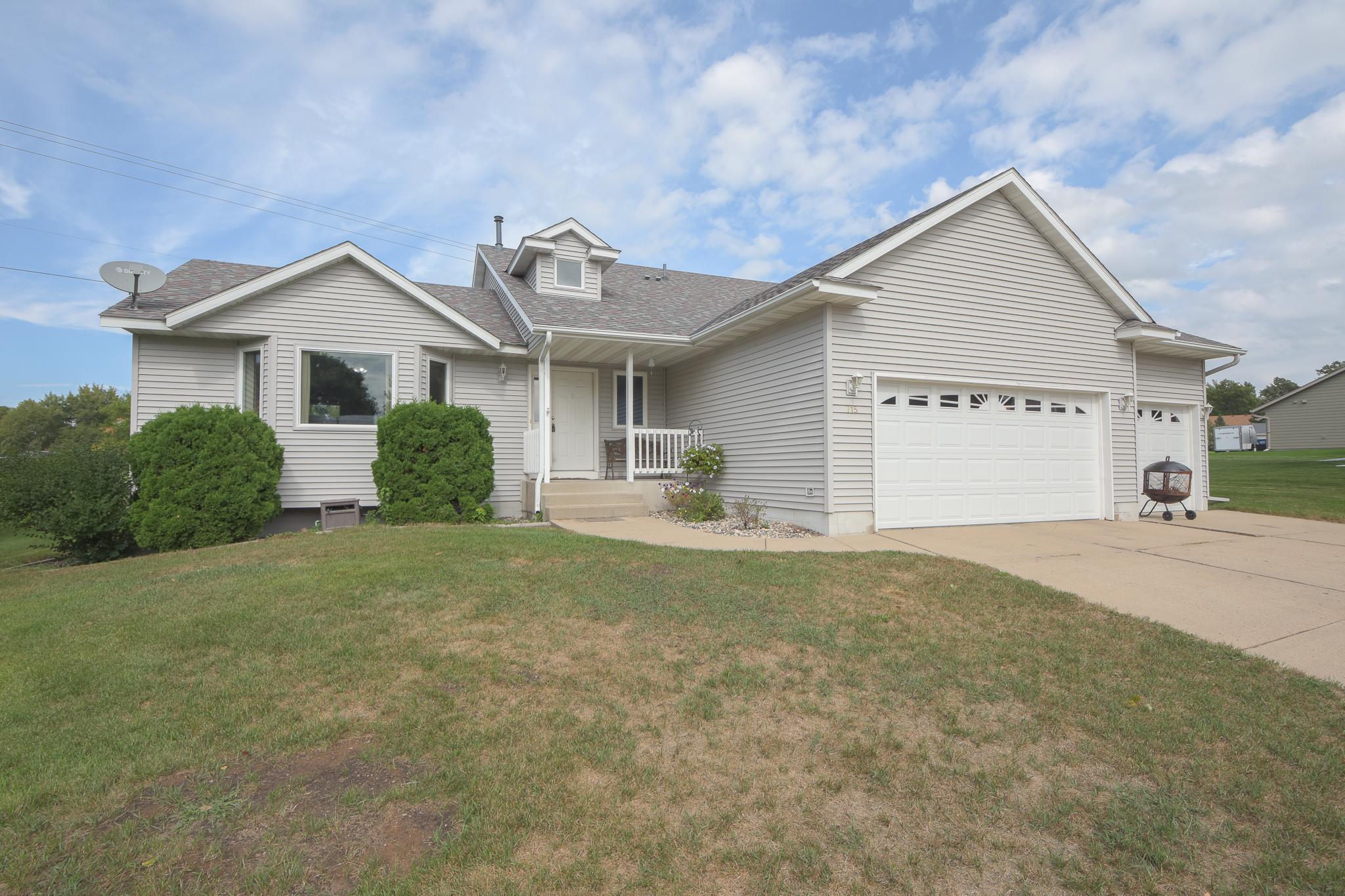 715 Prairie Lane Property Photo 1