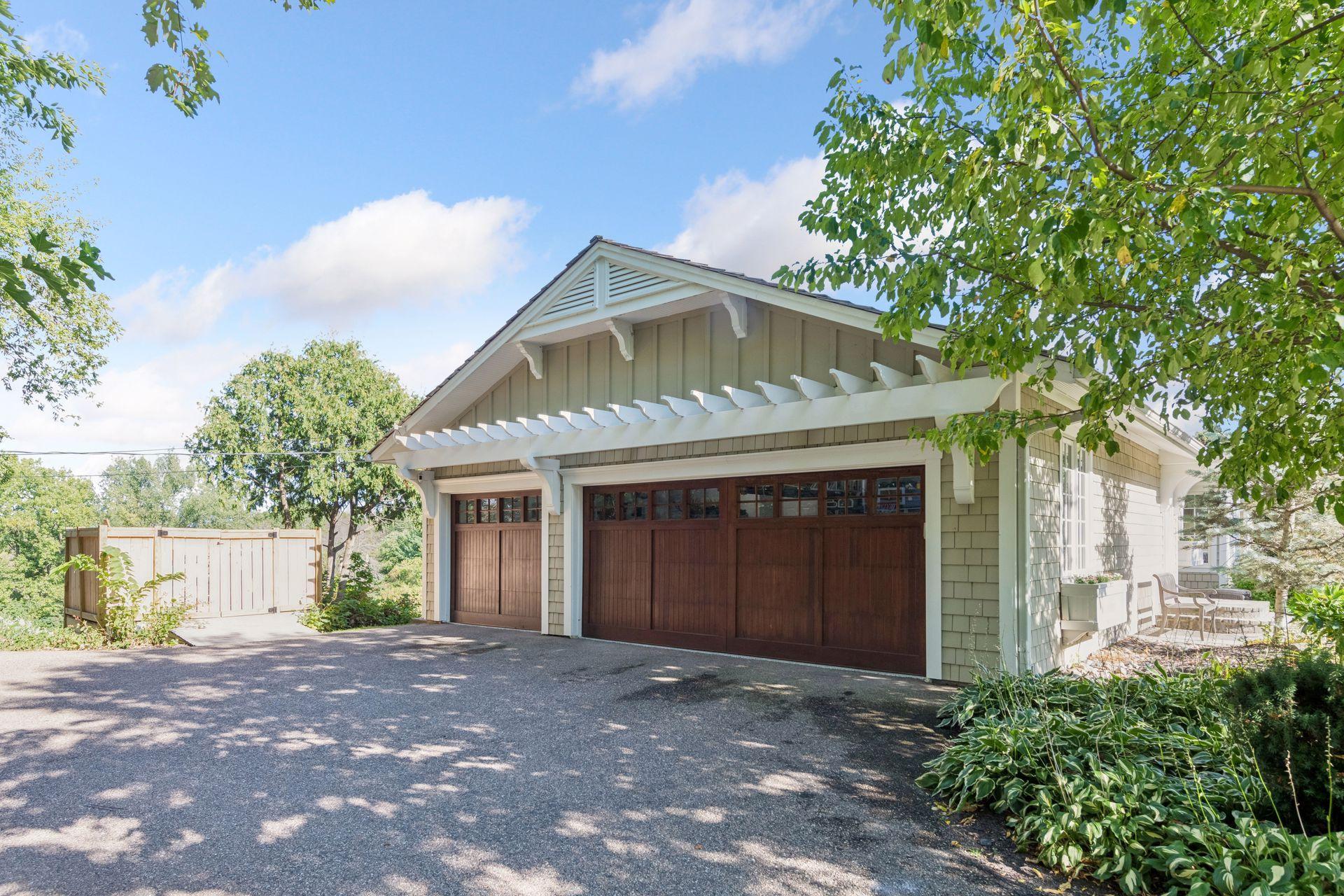 330 Peavey Road Property Photo 6