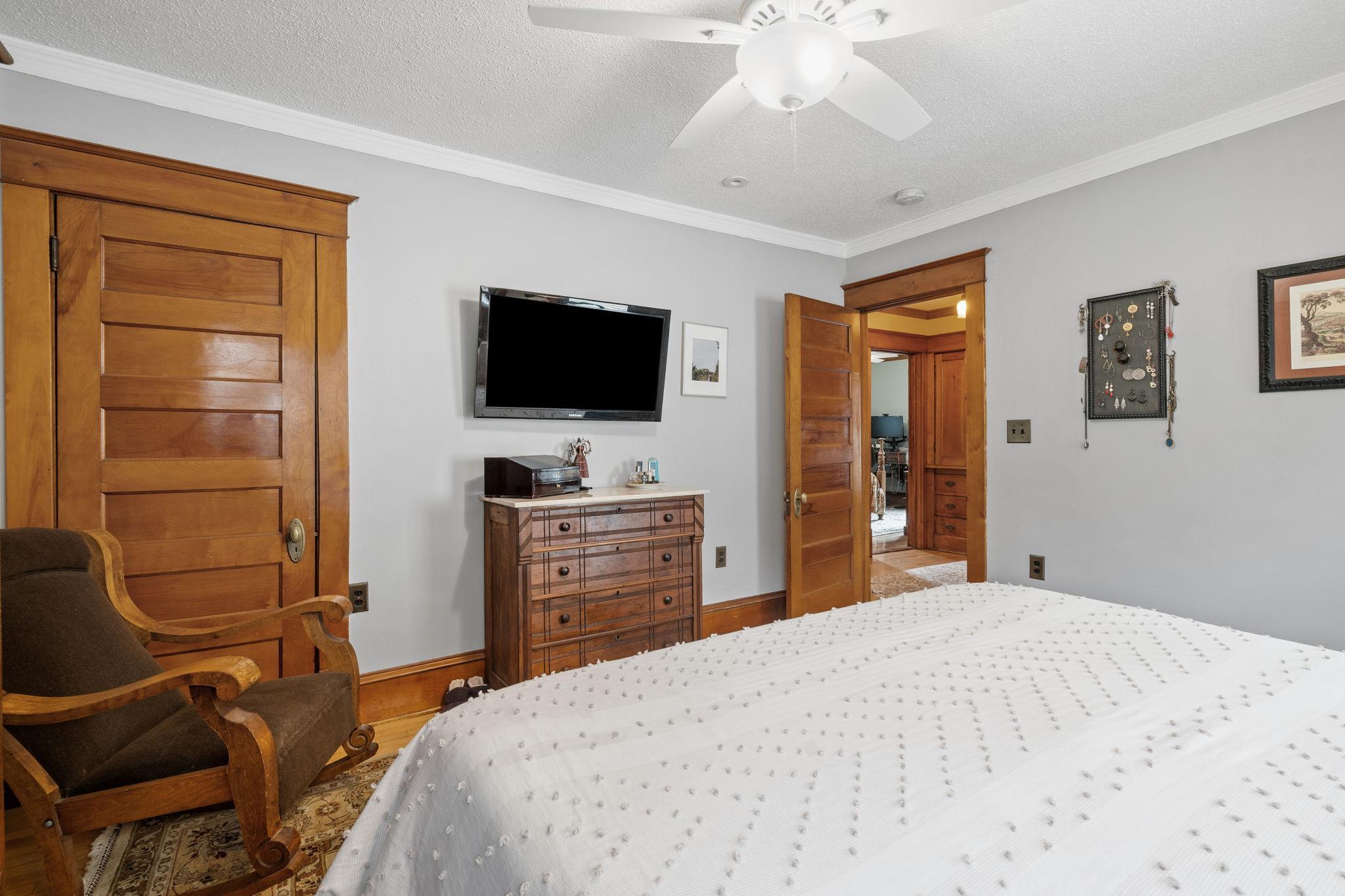 997 Lincoln Avenue Property Photo 24