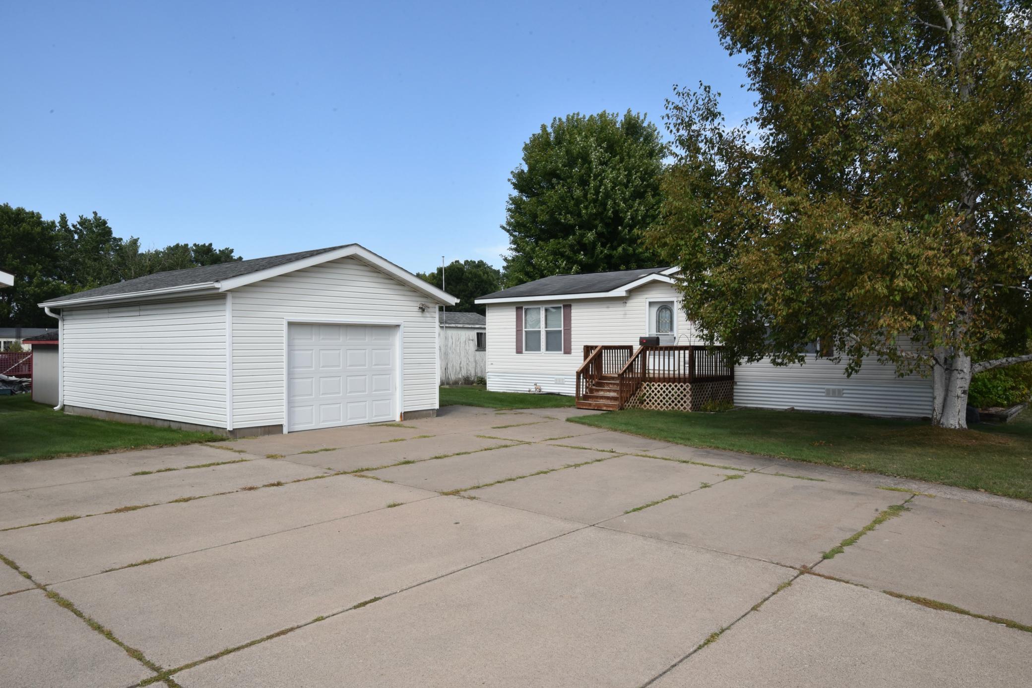 708 1st Street E Property Photo 1