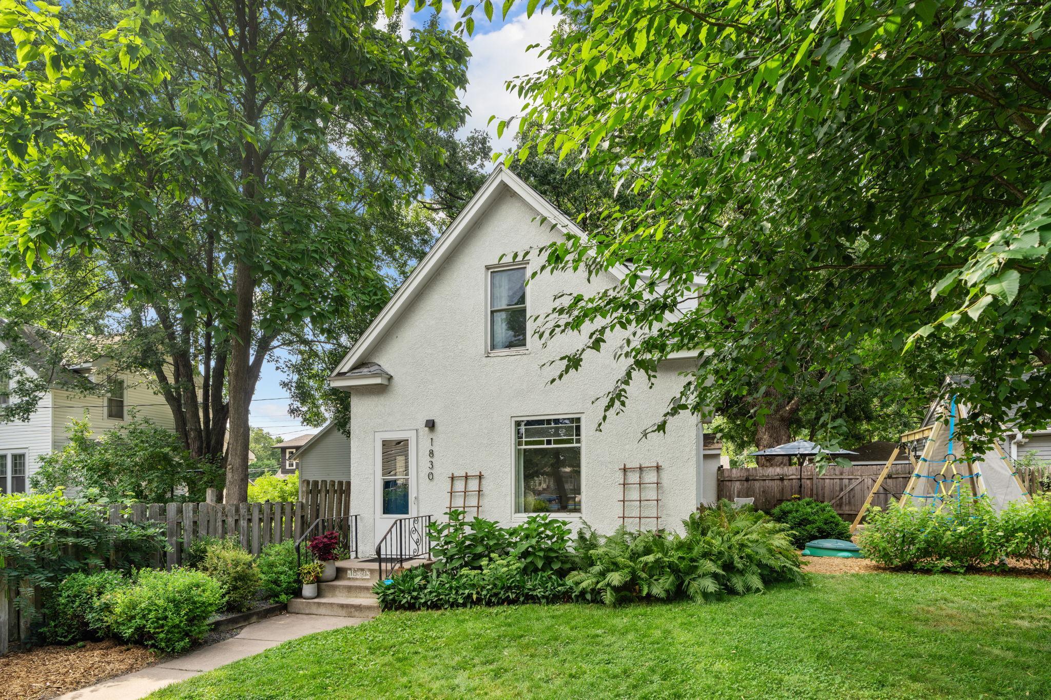 1830 Hewitt Avenue Property Photo 2