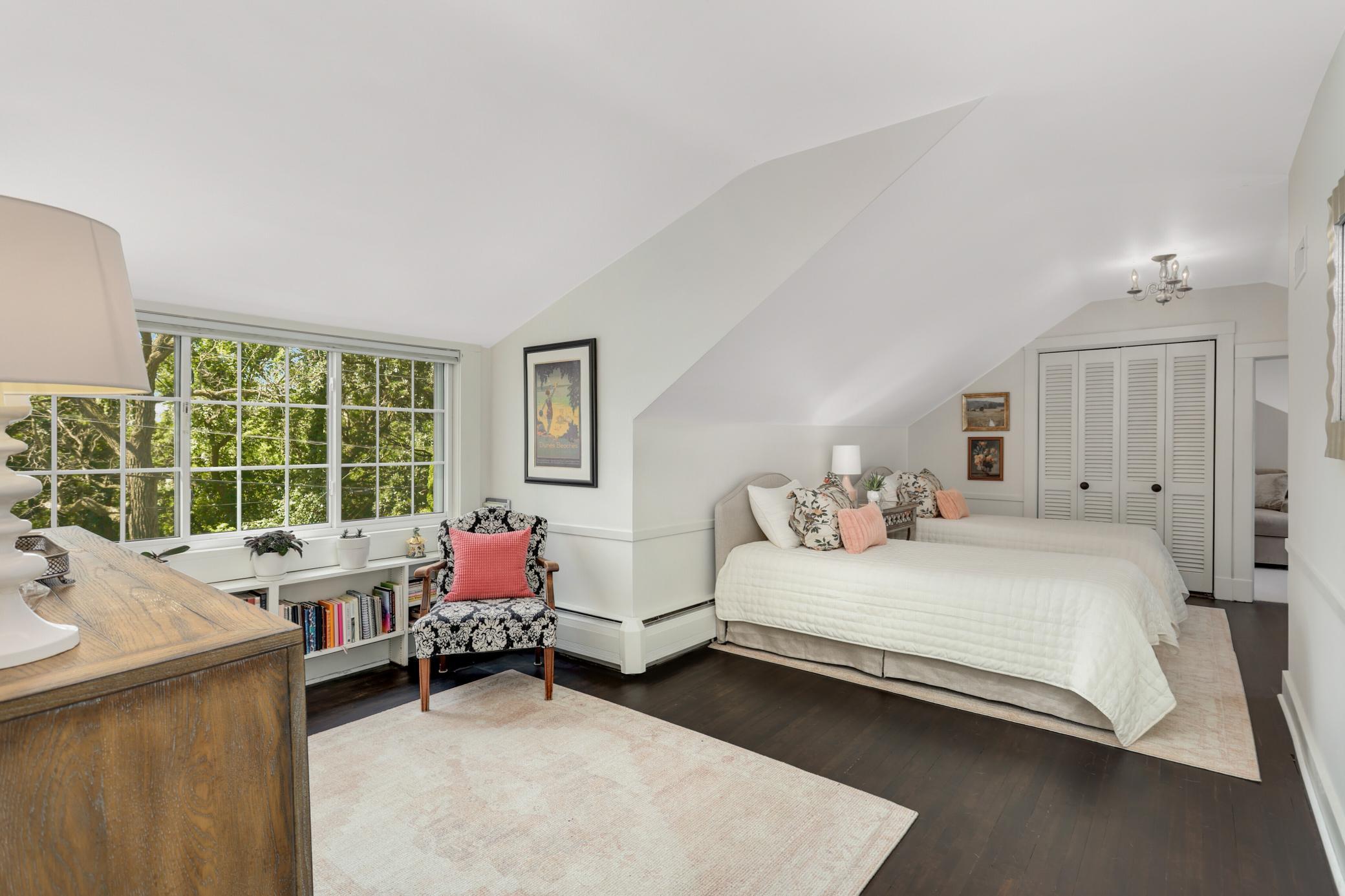 1064 Lombard Avenue Property Photo 27
