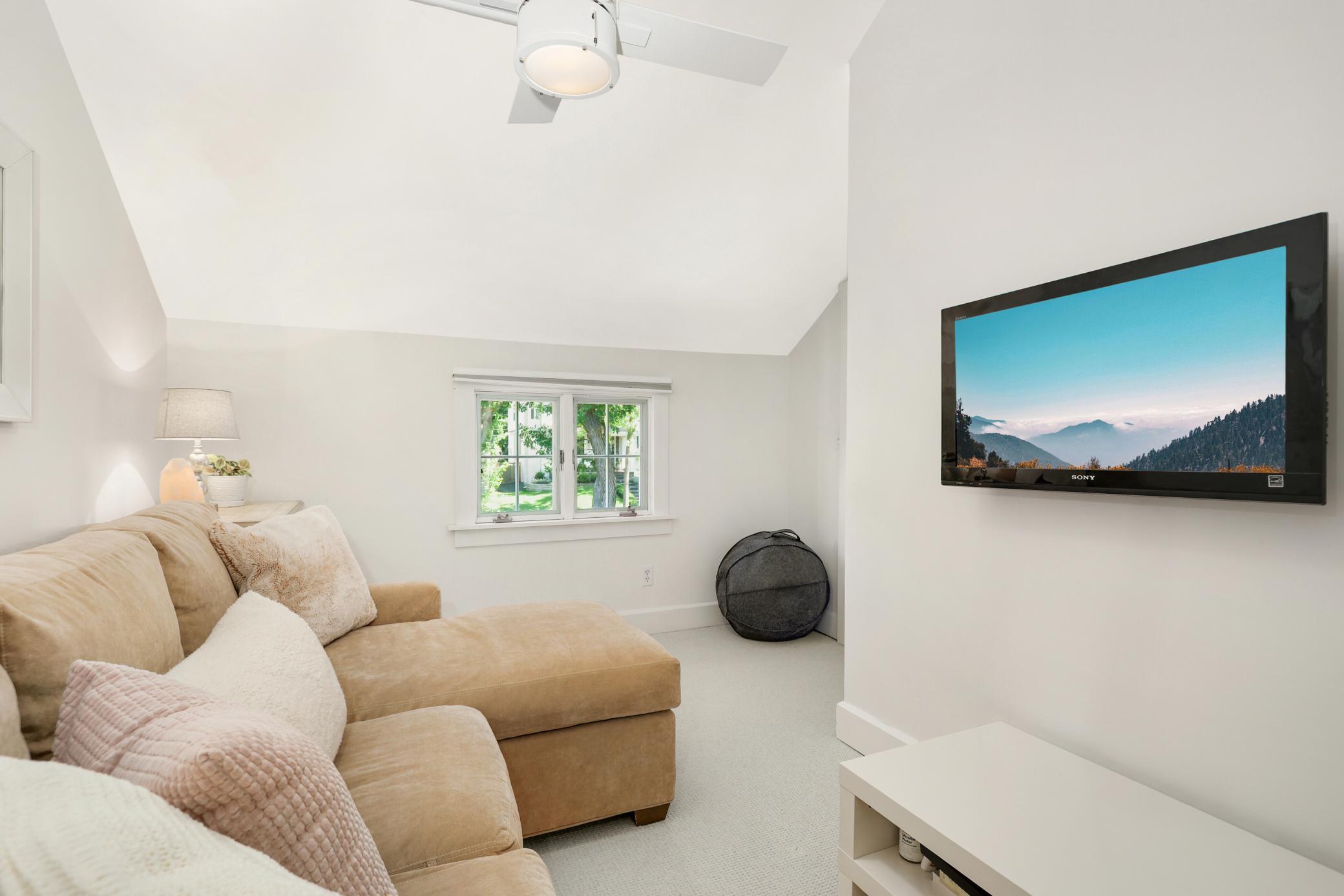 1064 Lombard Avenue Property Photo 31
