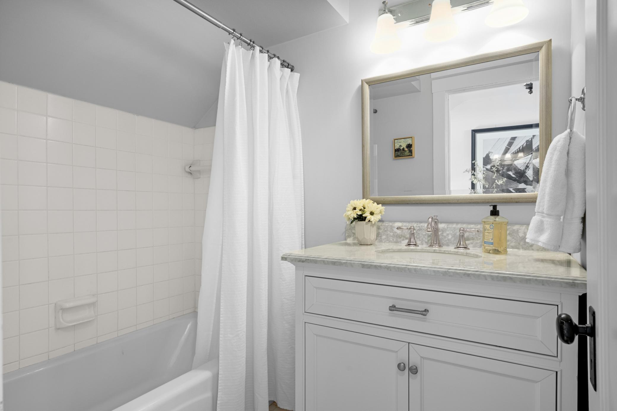 1064 Lombard Avenue Property Photo 33