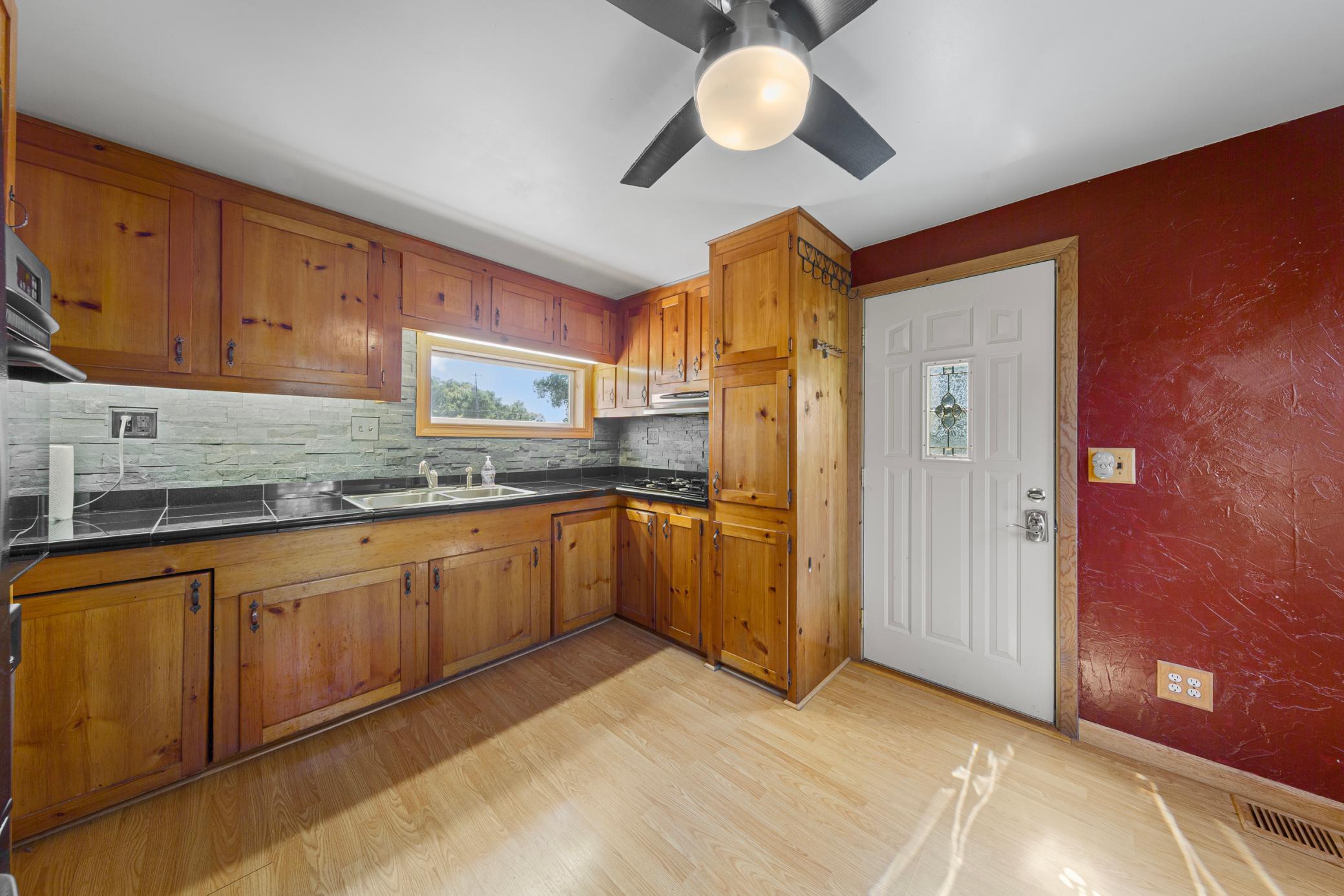 1518 4th Avenue Property Photo 18