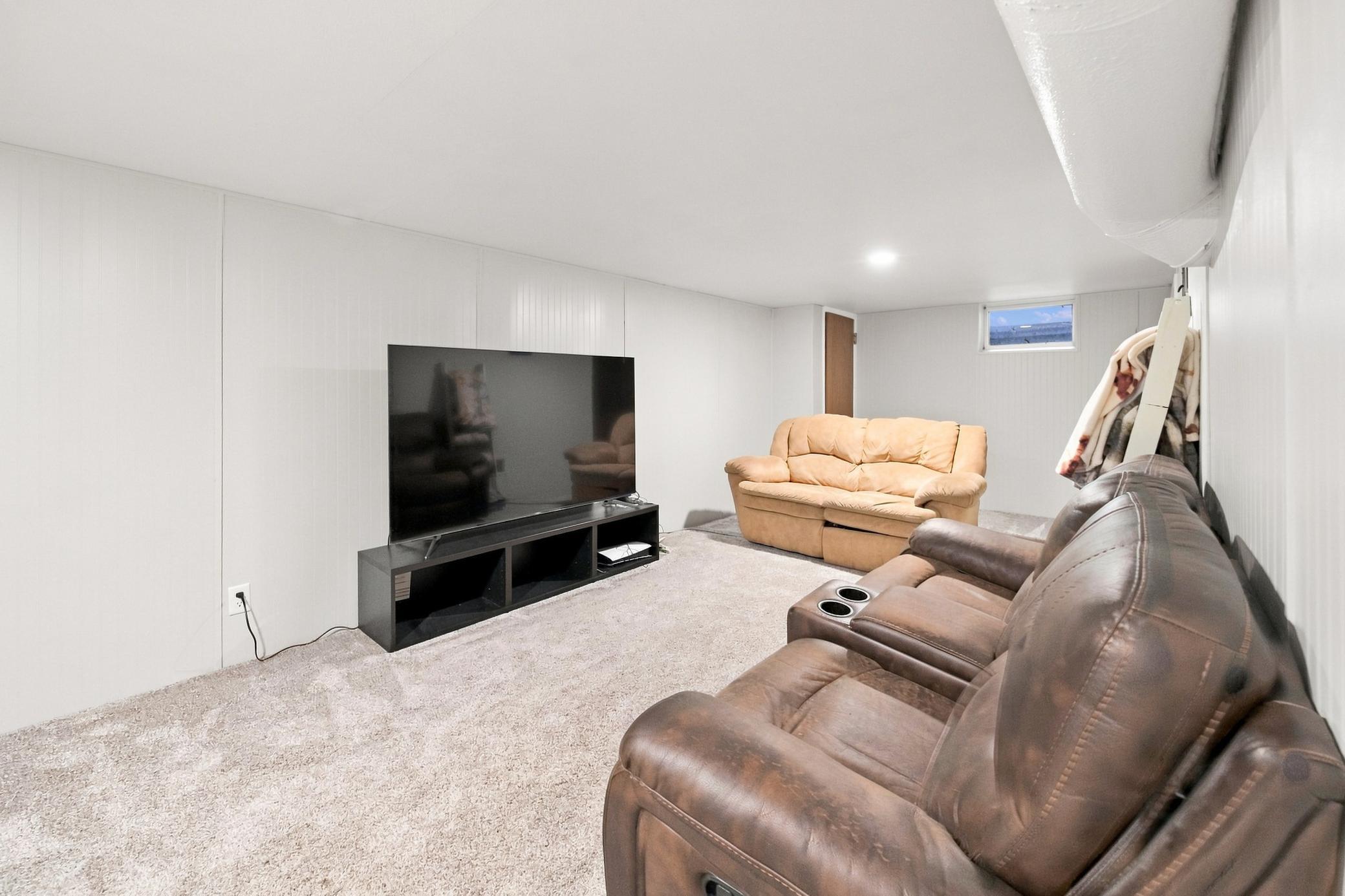 7545 Vincent Avenue S Property Photo 16