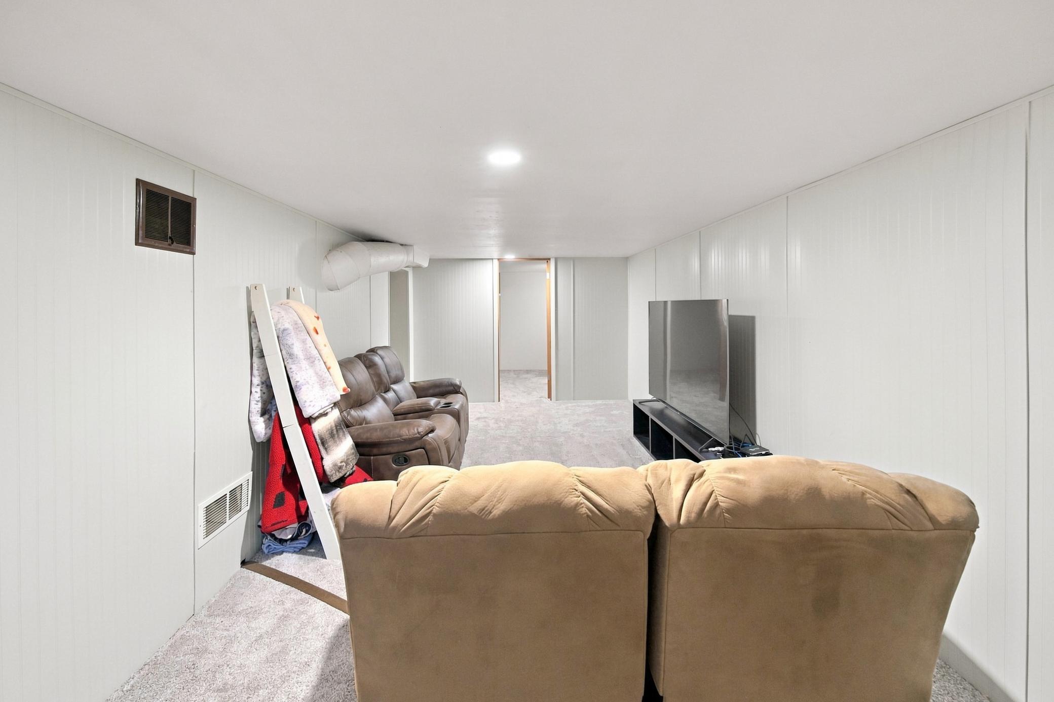 7545 Vincent Avenue S Property Photo 18