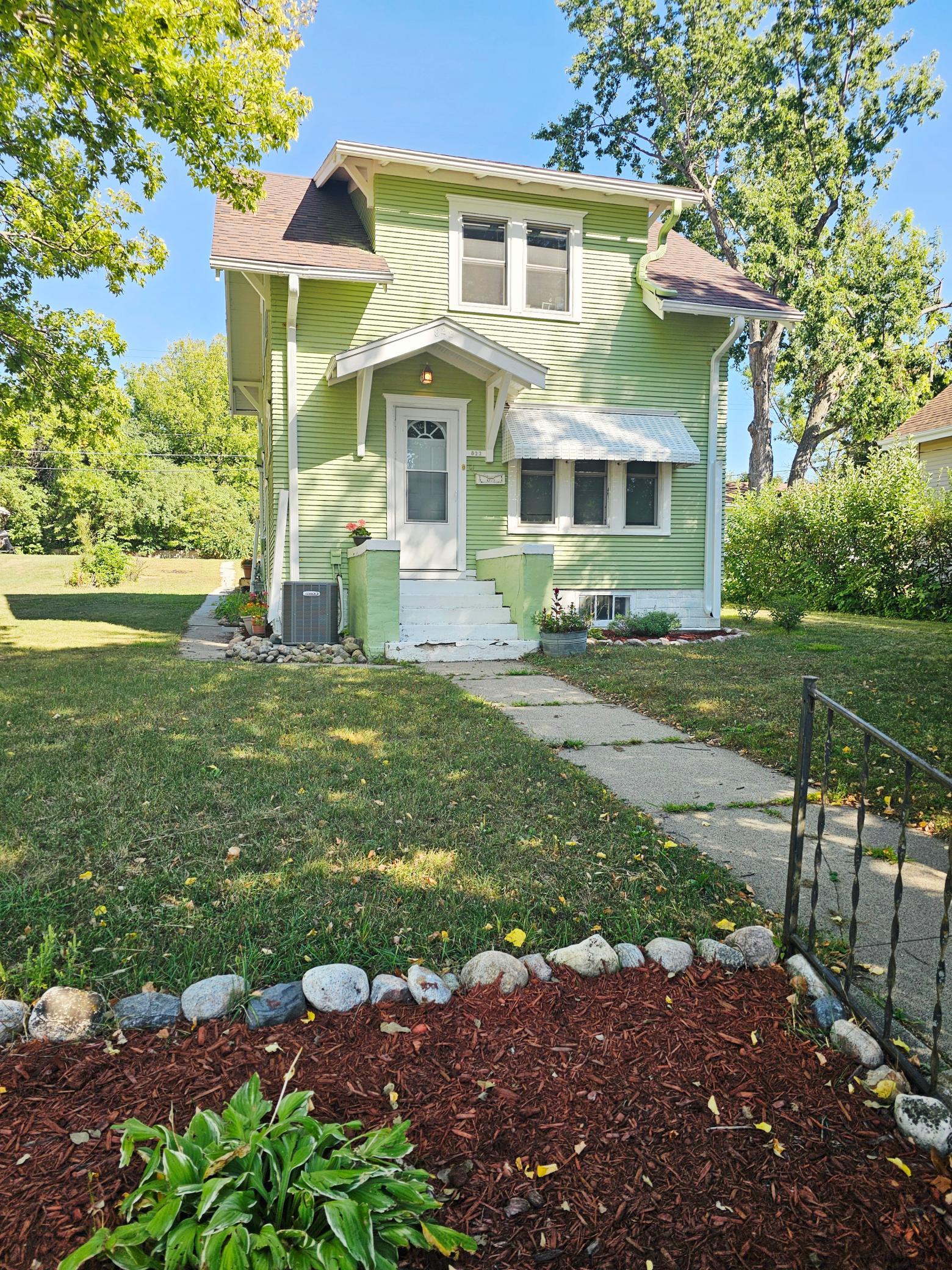 822 4th Avenue Property Photo 1