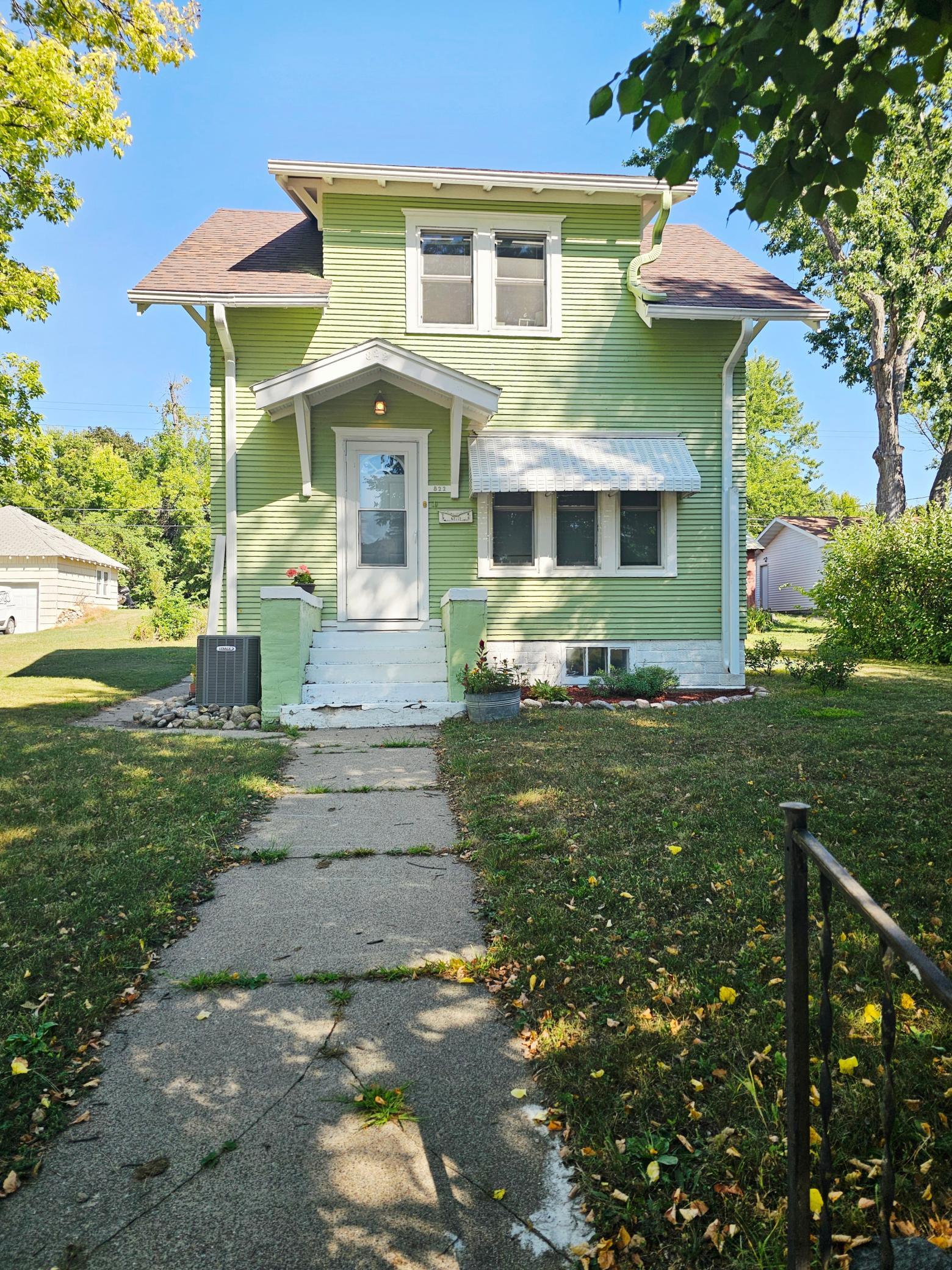 822 4th Avenue Property Photo 2